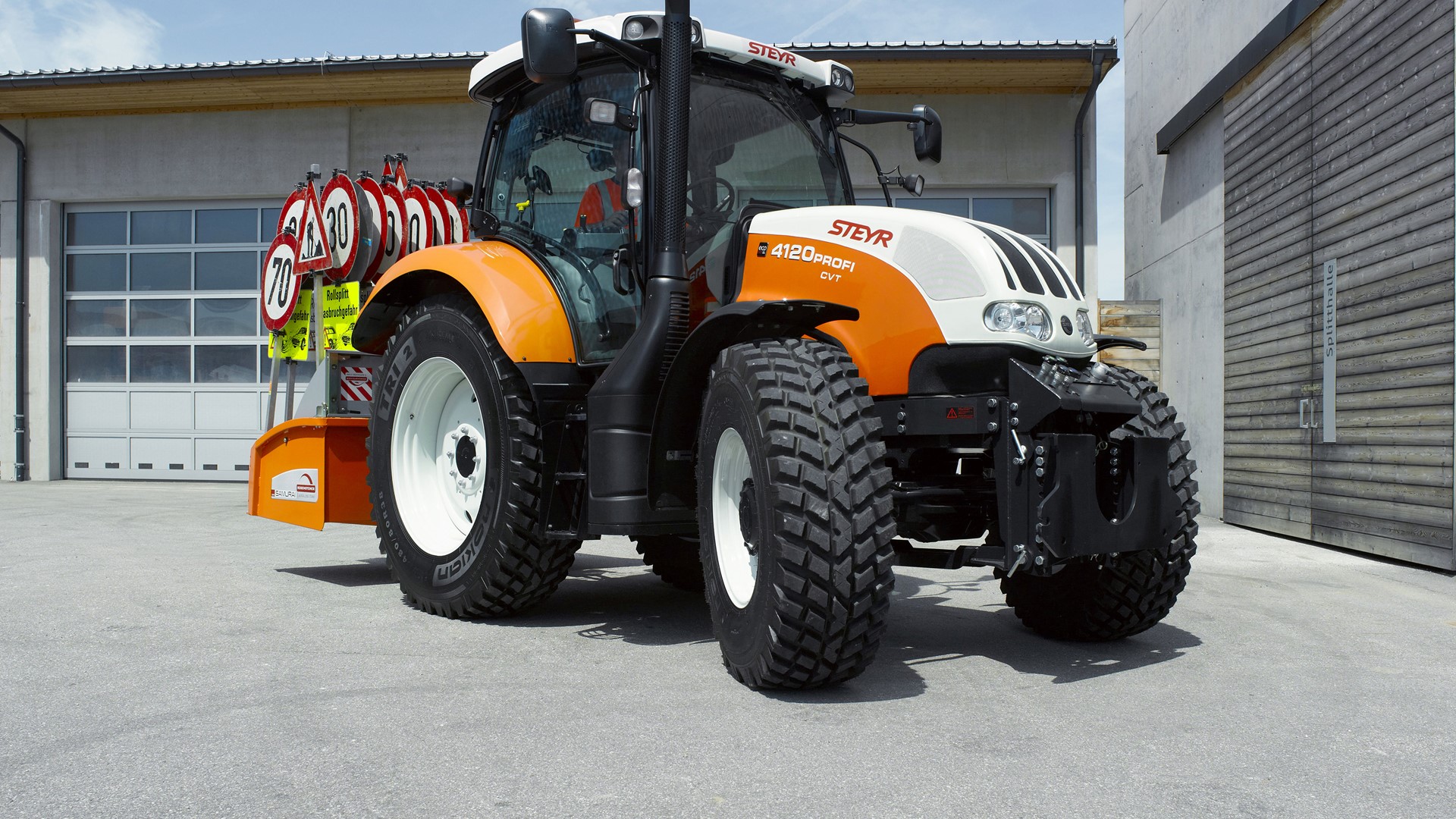 persoon De slaapkamer schoonmaken Viskeus Steyr Presents New Innovative and Multifunctional Tractors at Agritechnica