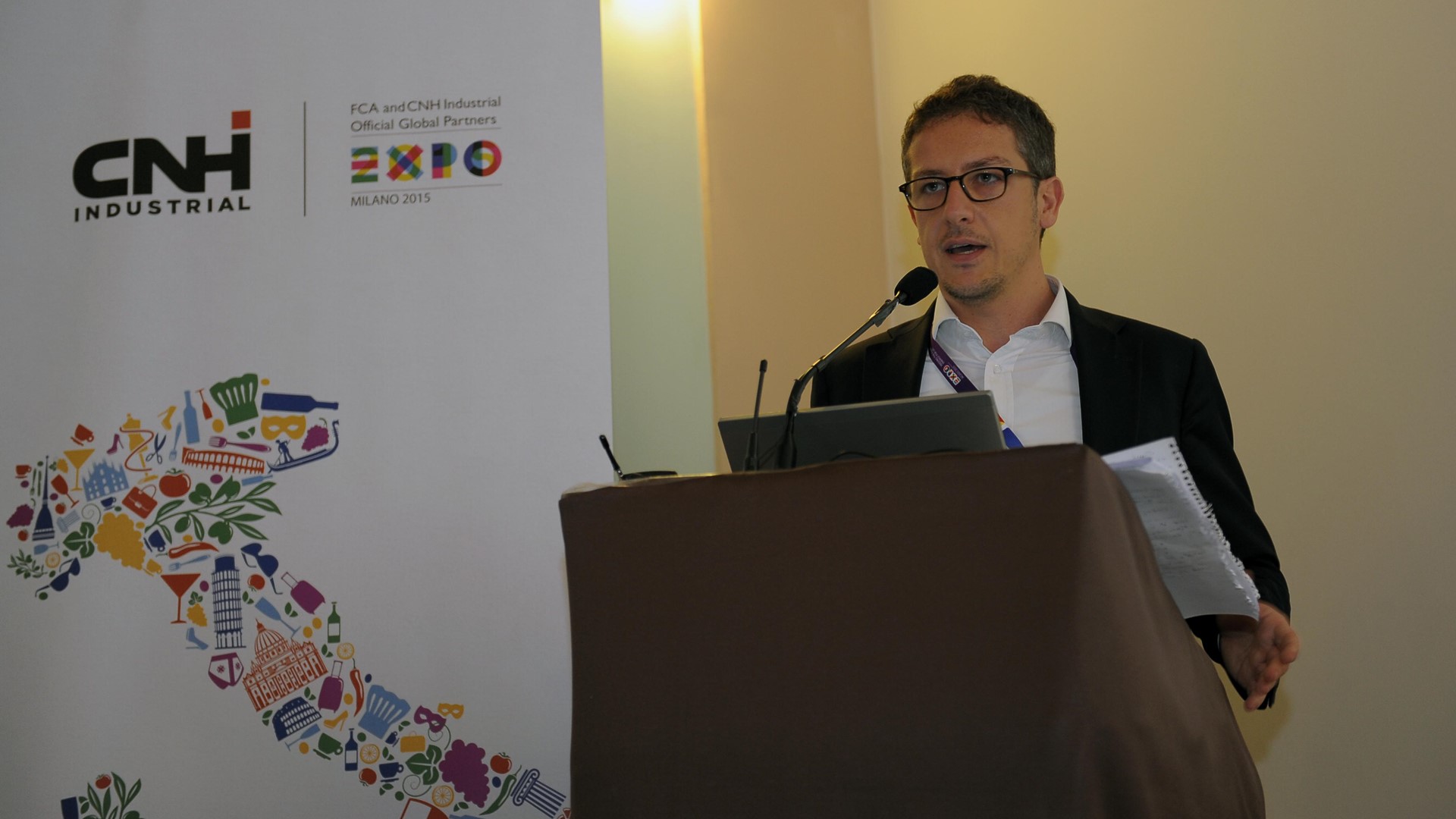 Michele Ziosi, Head of EMEA Institutional Relations, speaks at workshop on sustainable bus fleets