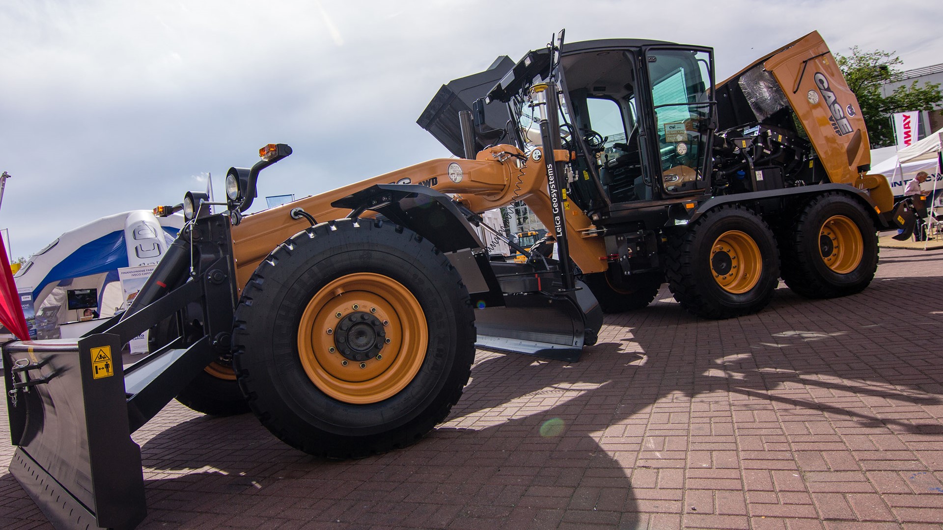 Case Graders on the Intermasz 2015 Stand