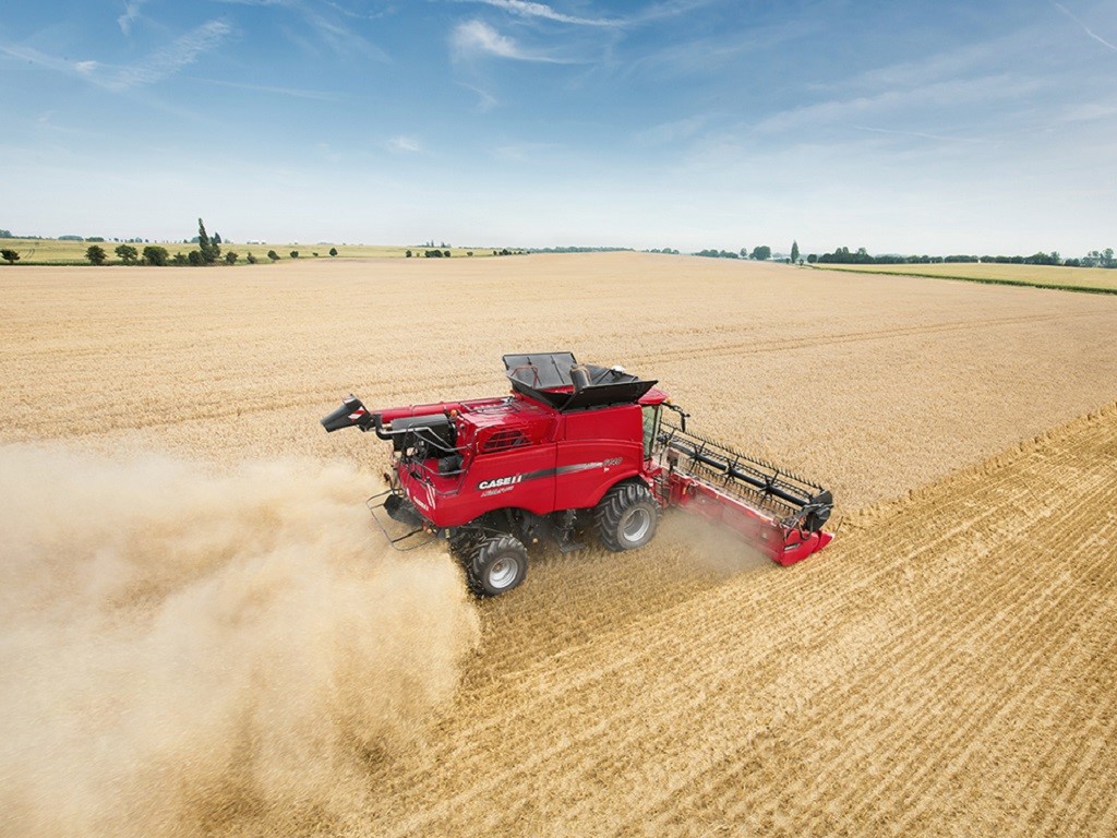 Case IH Axial Flow residue chopping and spreading