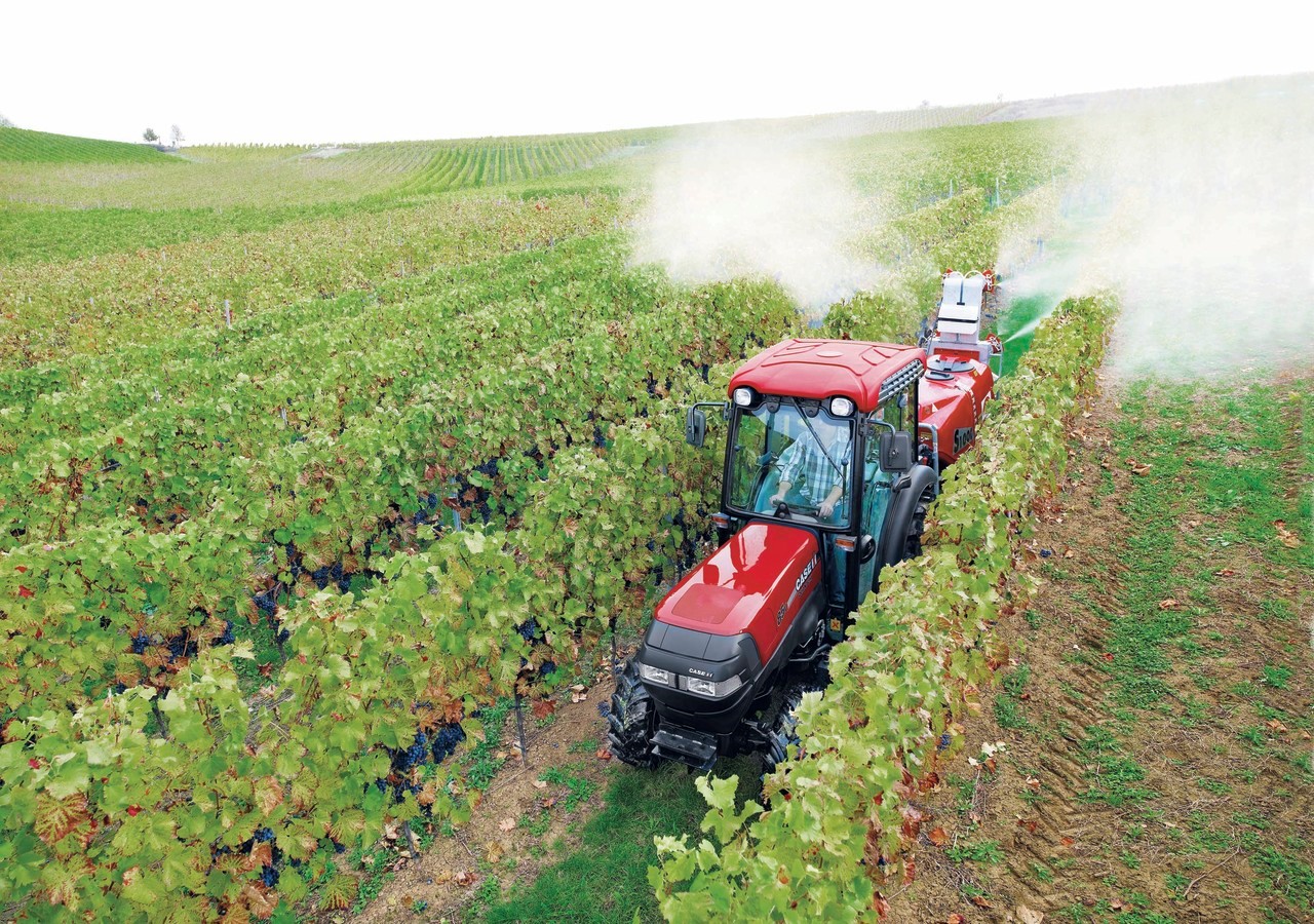 Quantum V in the vineyard conducting spraying operations