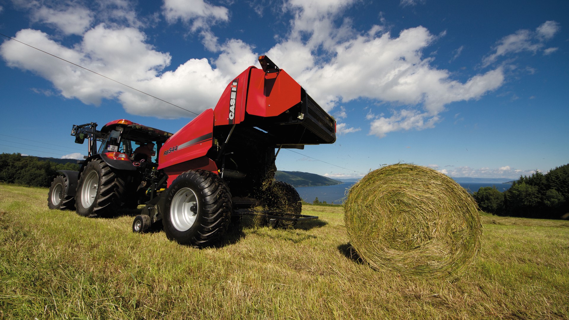 RB Fixed Chamber Round Baler working
