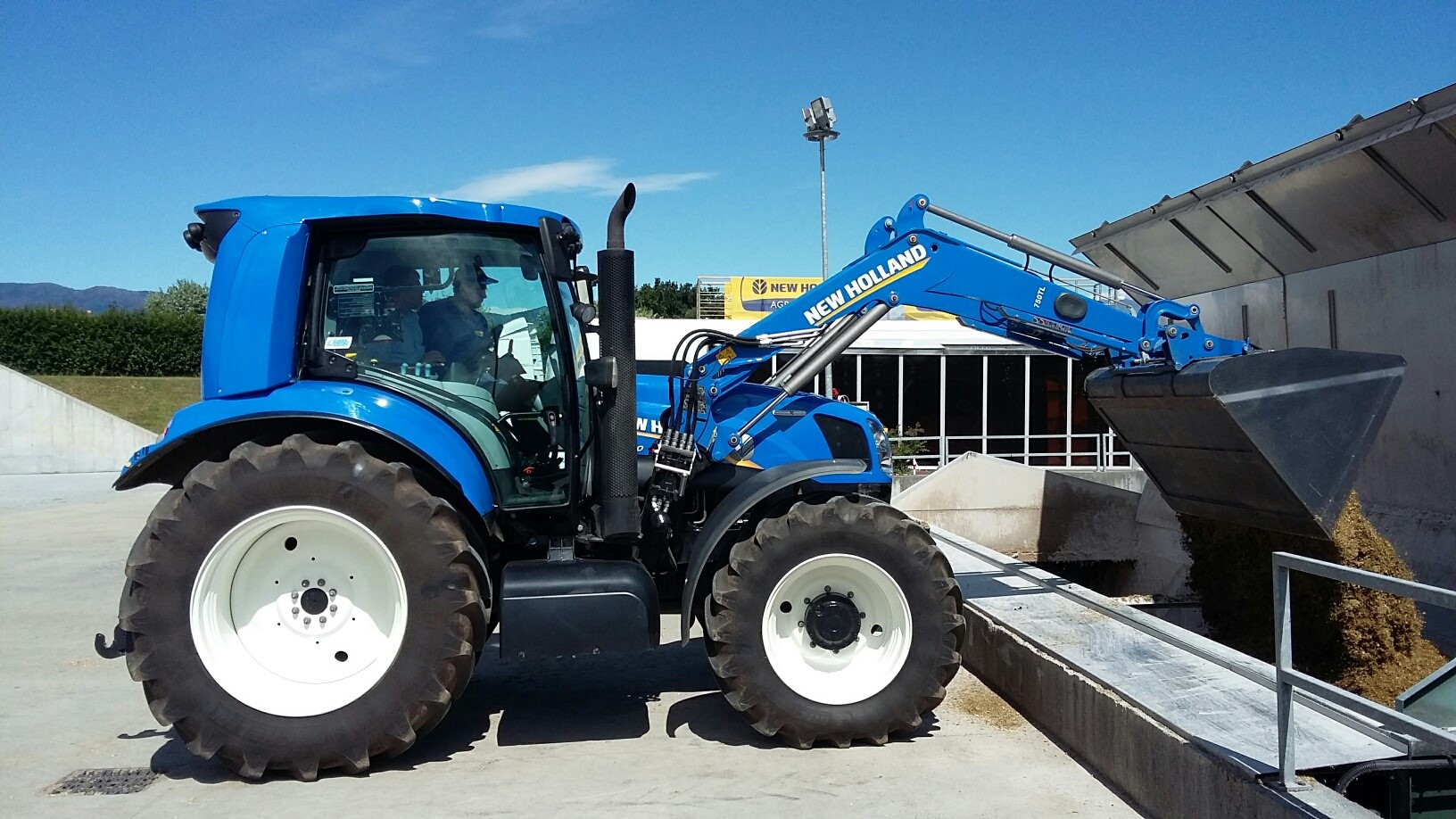 A challenging and successful season for the New Holland prototype T6.180 Methane Power tractor