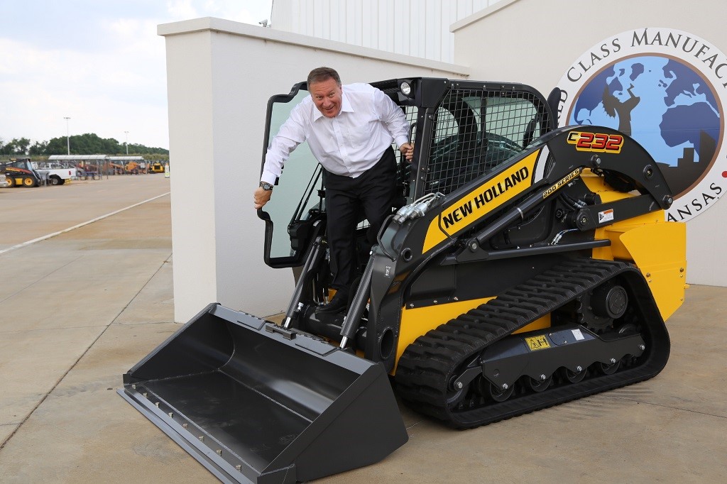 Congressman Mike Pompeo visits CNH Industrial construction equipment facility in Wichita, Kansas