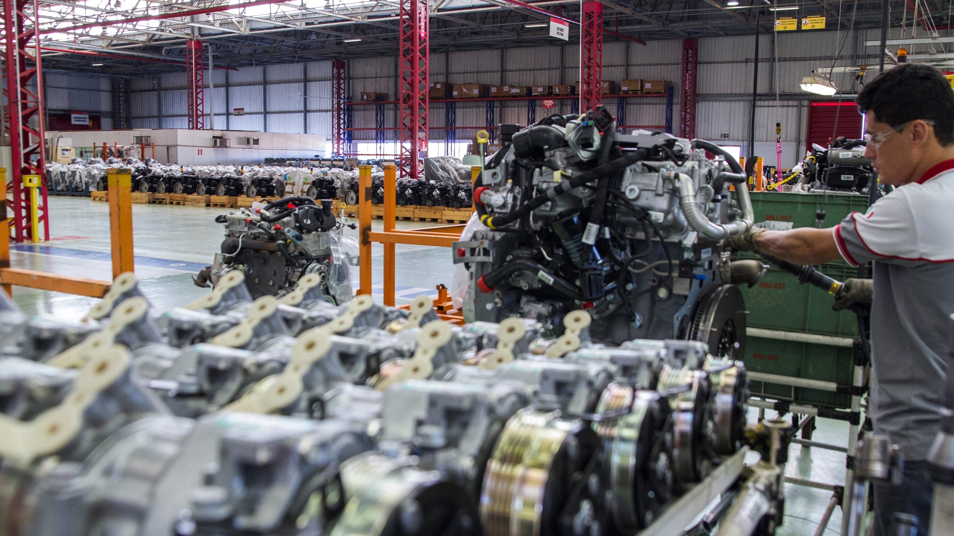 The production line at the Sete Lagoas engine plant