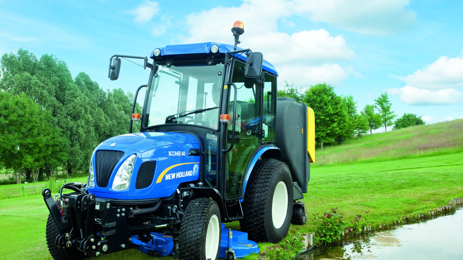 New Holland Boomer 40 compact tractor
