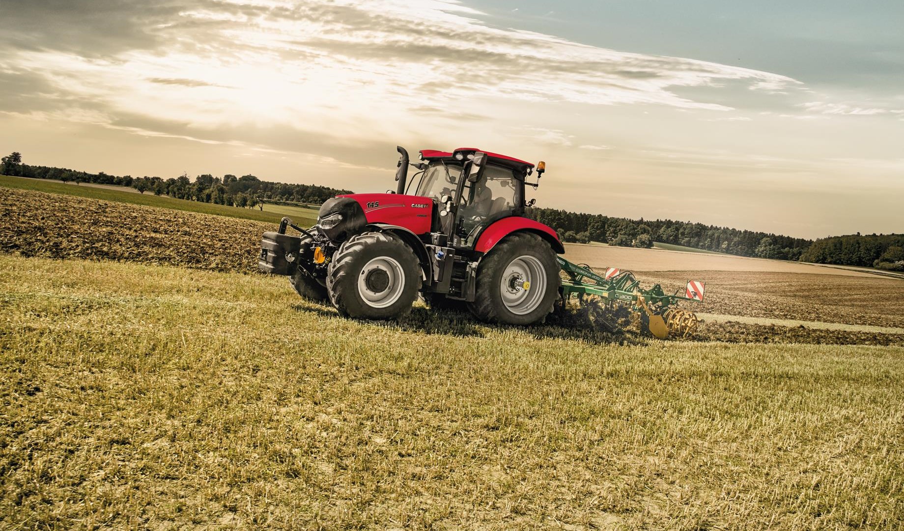Case IH Maxxum 145 Multicontroller the world’s most fuel-efficient four-cylinder tractor for field work