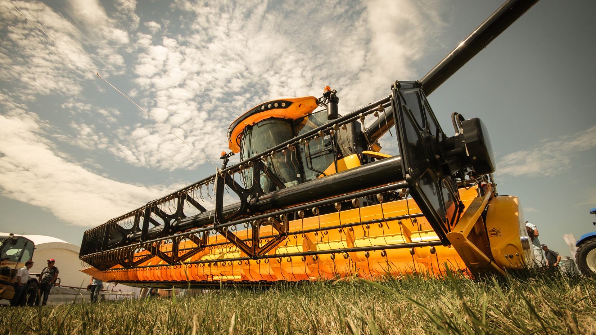 New Holland unveiled the new and upgraded CX6 Series combine harvesters for the Russian market