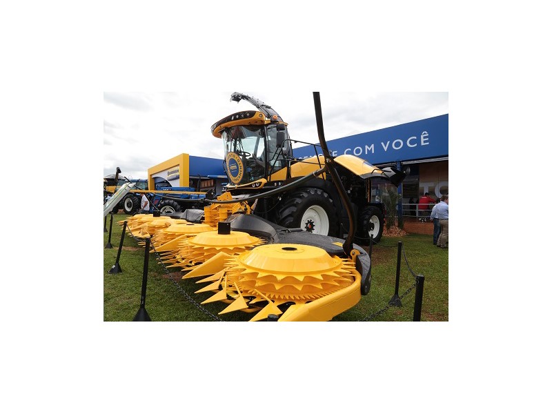 Maior forrageira no Brasil é destaque da New Holland na Agrishow