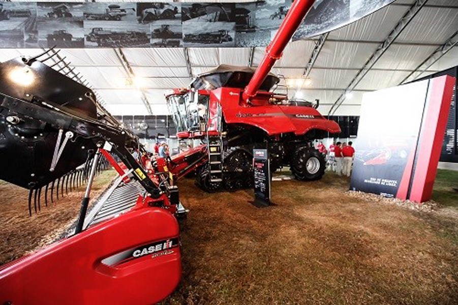 Máquinas com esteiras de borracha da Case IH reduzem a compactação do solo