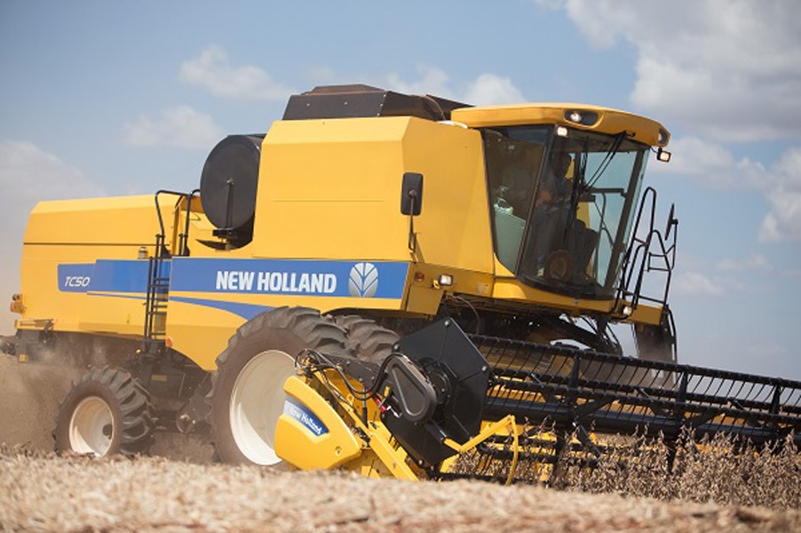 Coopavel recebe linhas consagradas de colheitadeiras New Holland