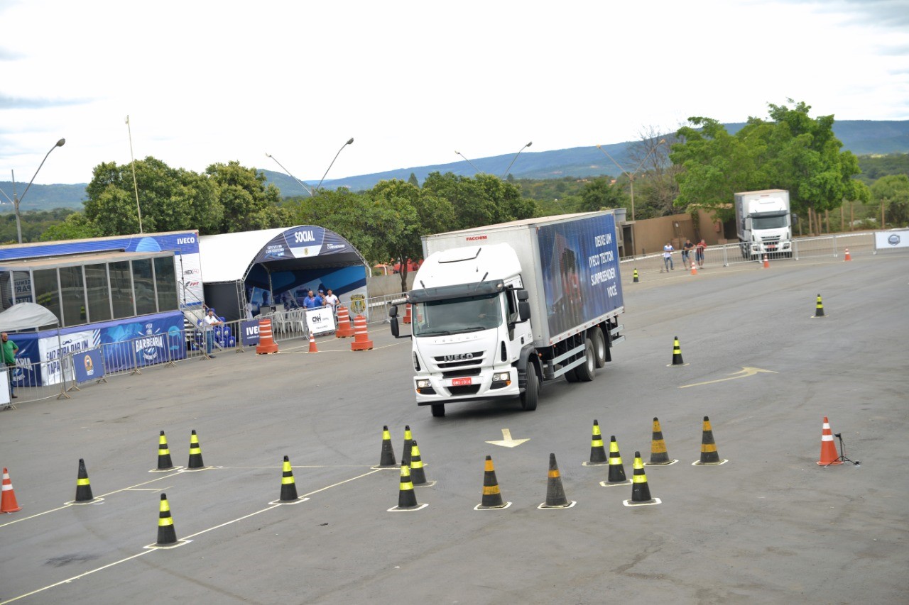 Desafio da Gincana começa com as provas de slalom, entre cones