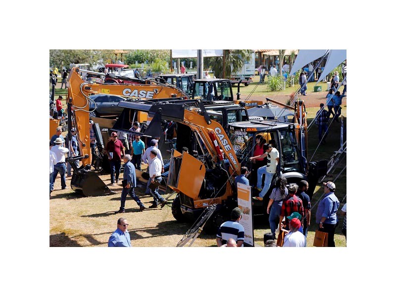 Tecnologias ampliam uso das máquinas de construção na agricultura