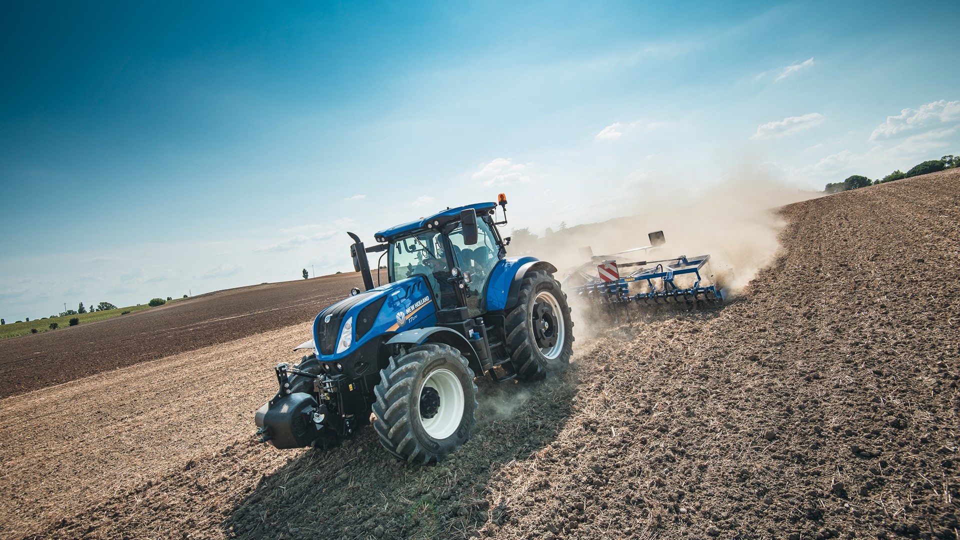 New Holland mostra novas versões de tratores da linha T7