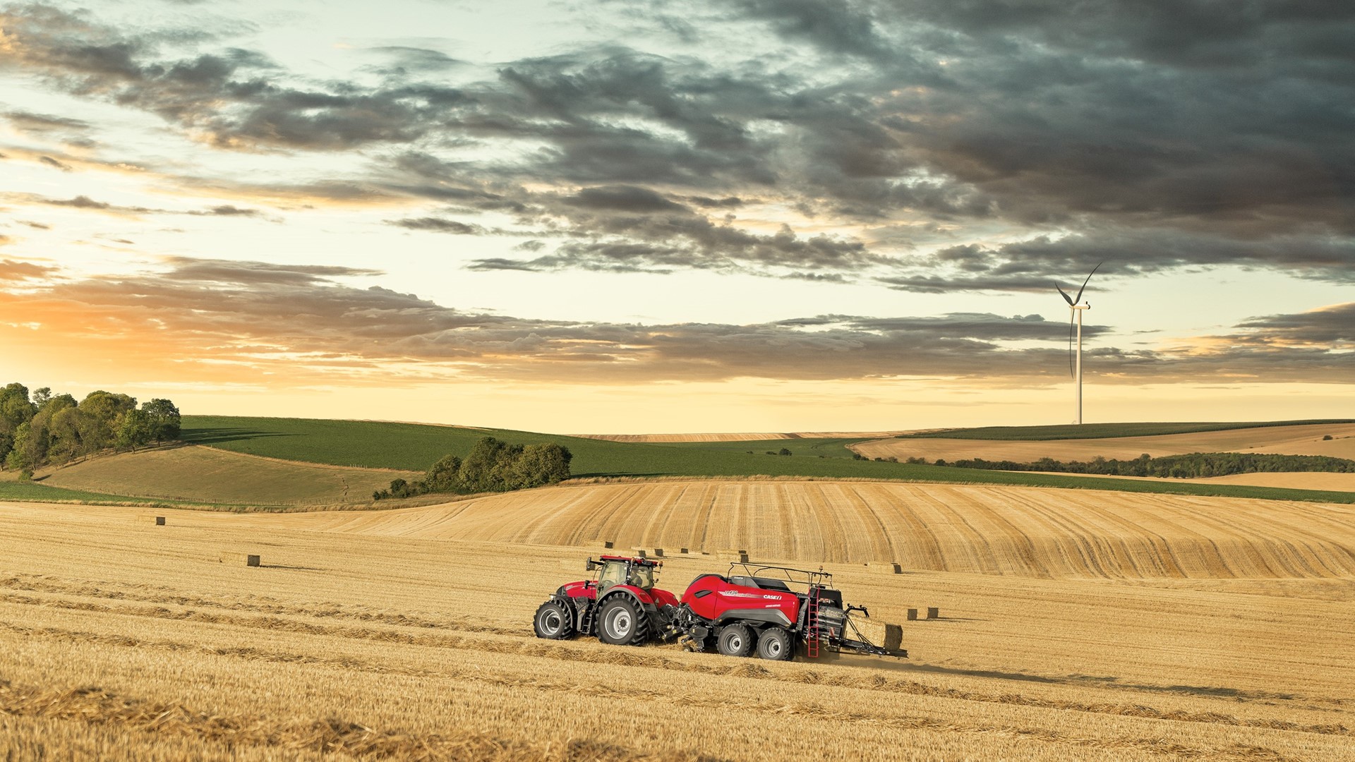The new LB436 HD large square baler delivers more capacity and high-density bales