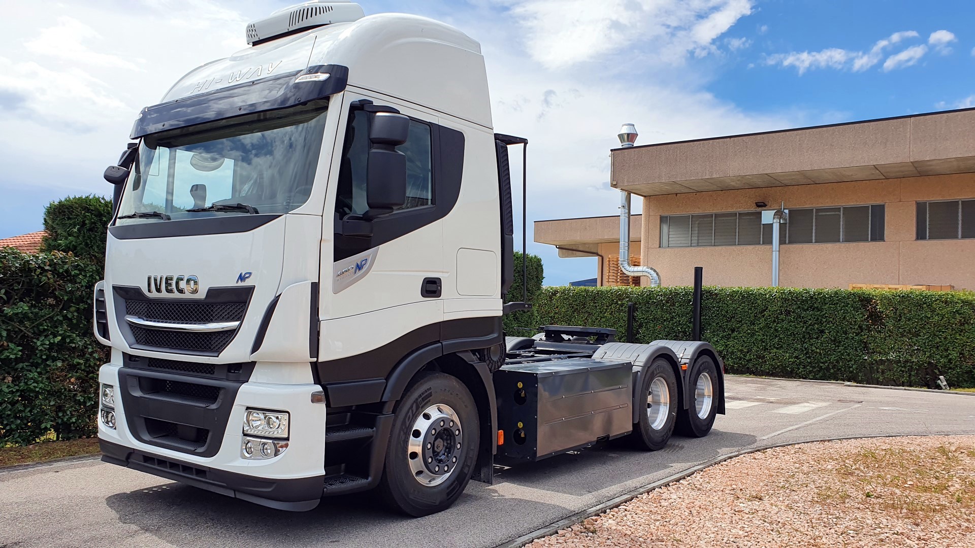 IVECO has won a tender to deliver 100 natural gas Stralis Natural Power trucks to Argentina