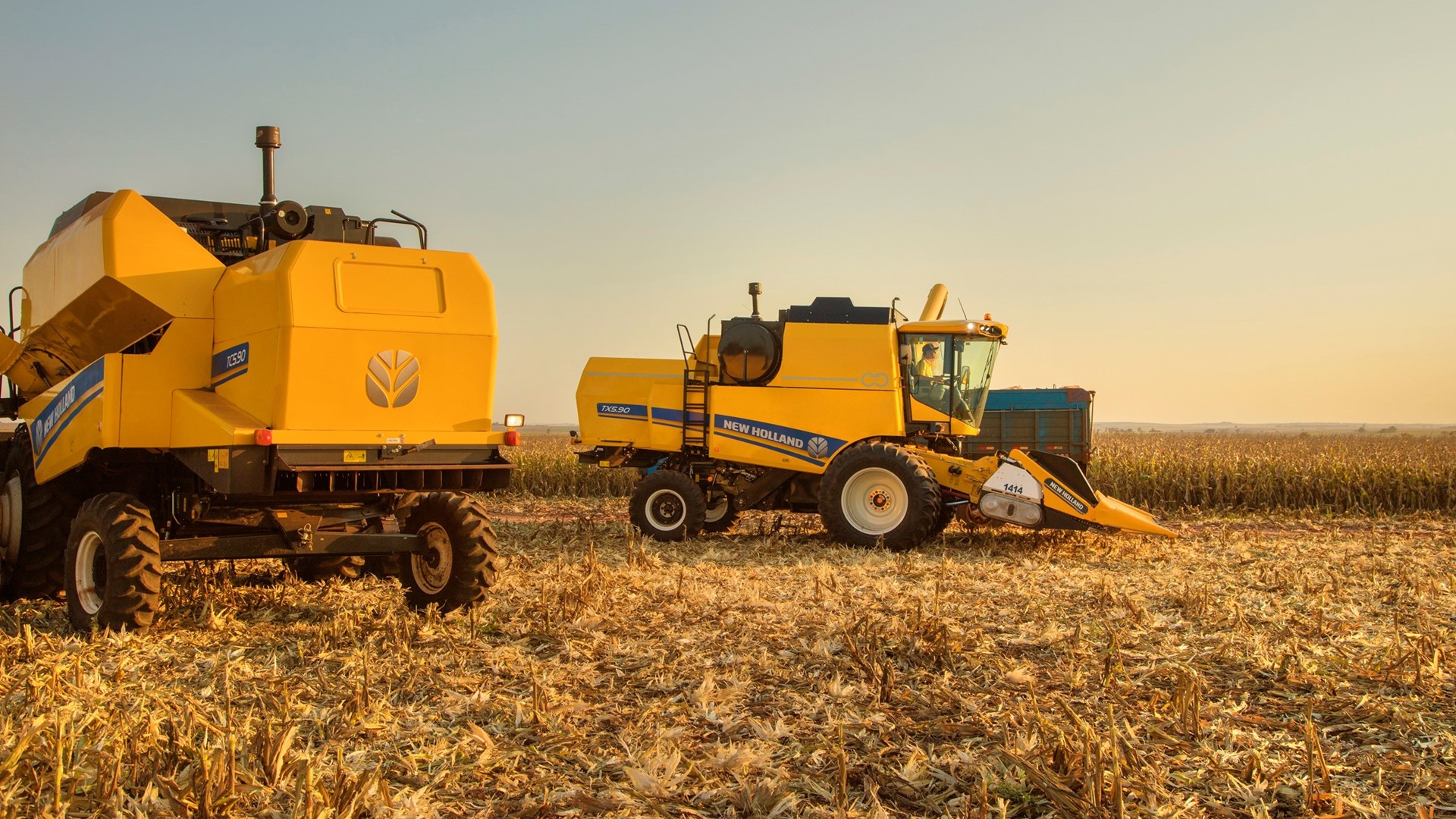 New Holland alia tradição e inovação com novas colheitadeiras TC e TX