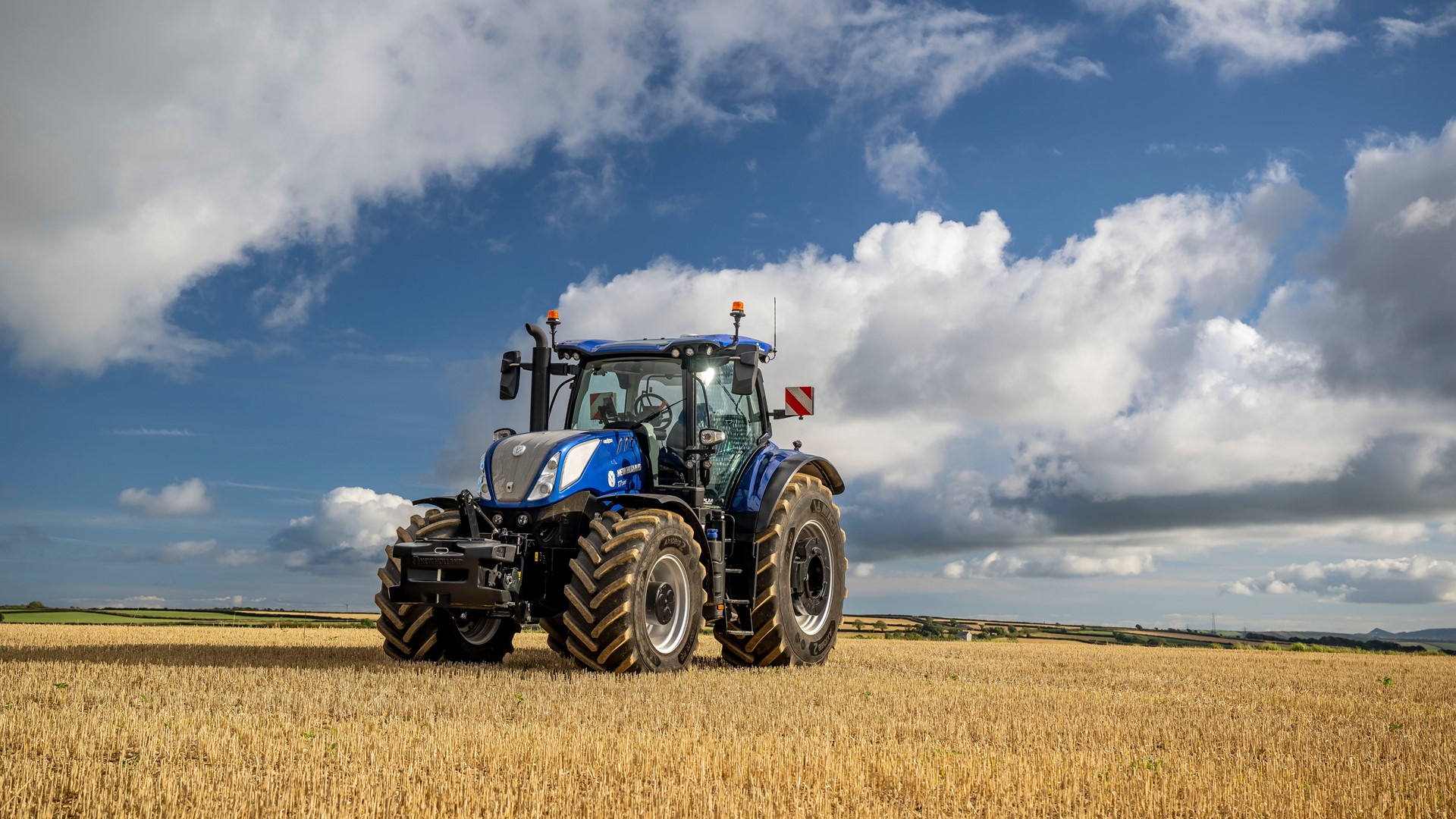 CNH Industrial Newsroom : New Flagship Model In New Holland T7 Long ...