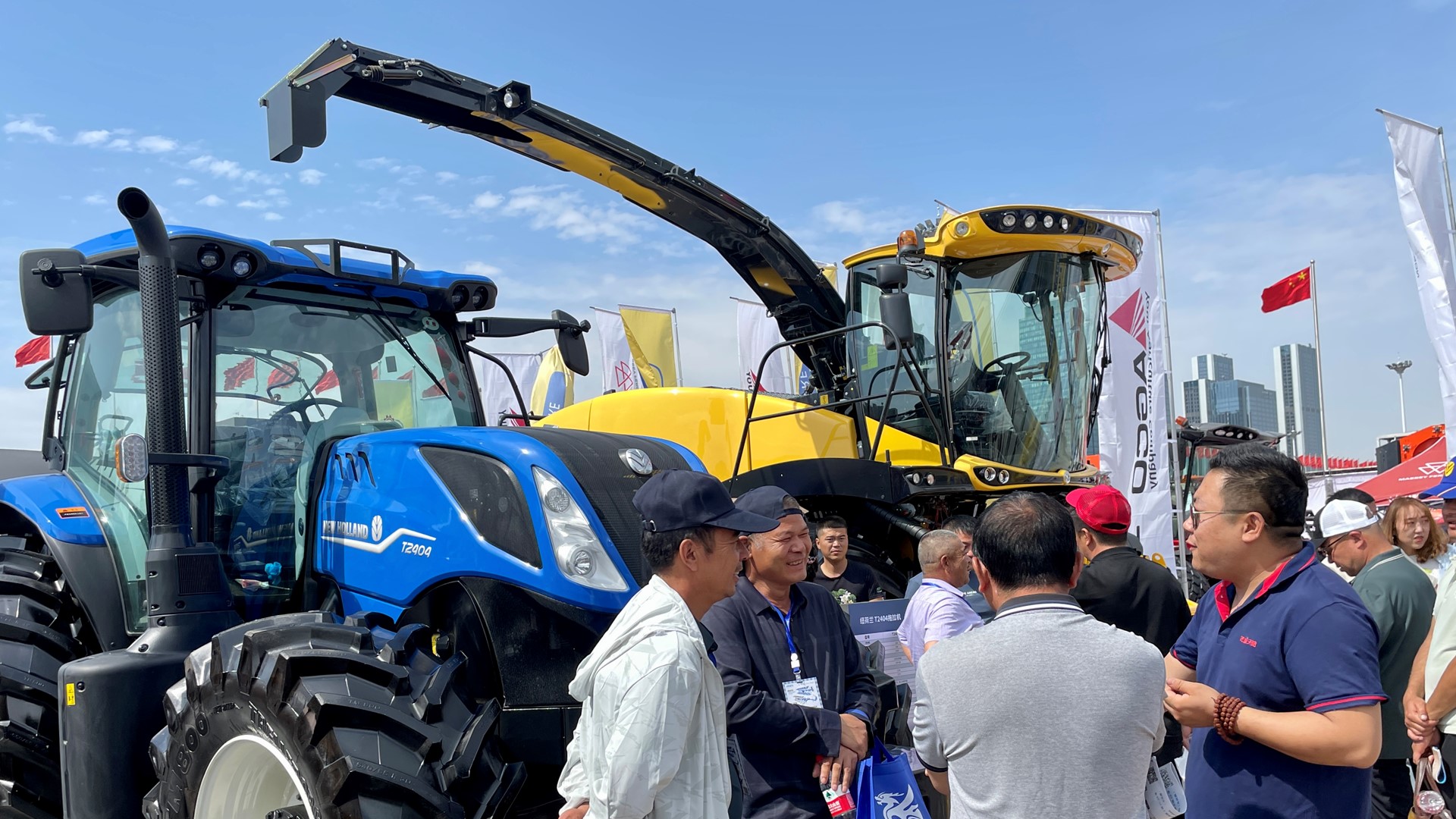 New Holland China IV Forage Cruiser and Big Baler Plus Showcased at the 2023 Xinjiang Agricultural Machinery Expo