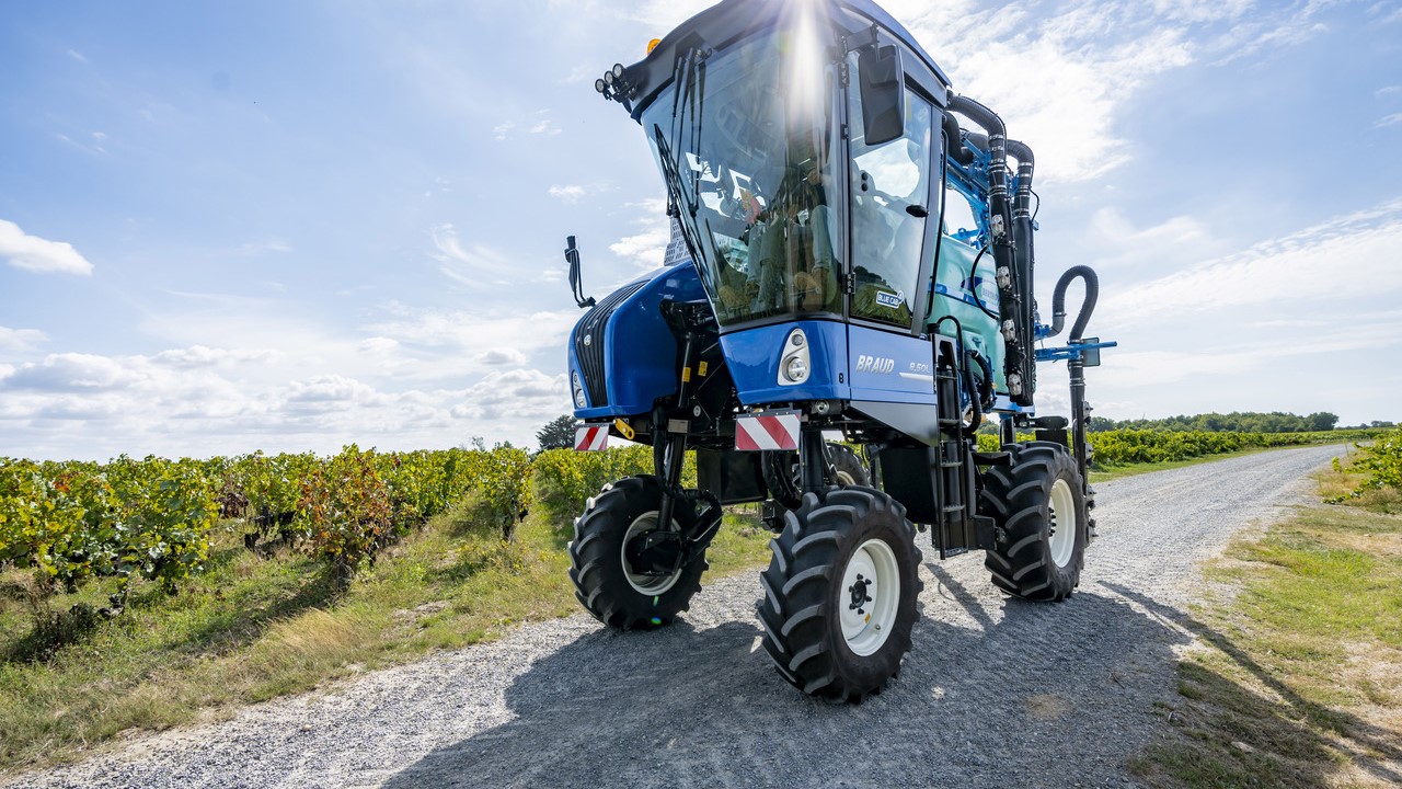 New Holland Braud compact grape harvesters