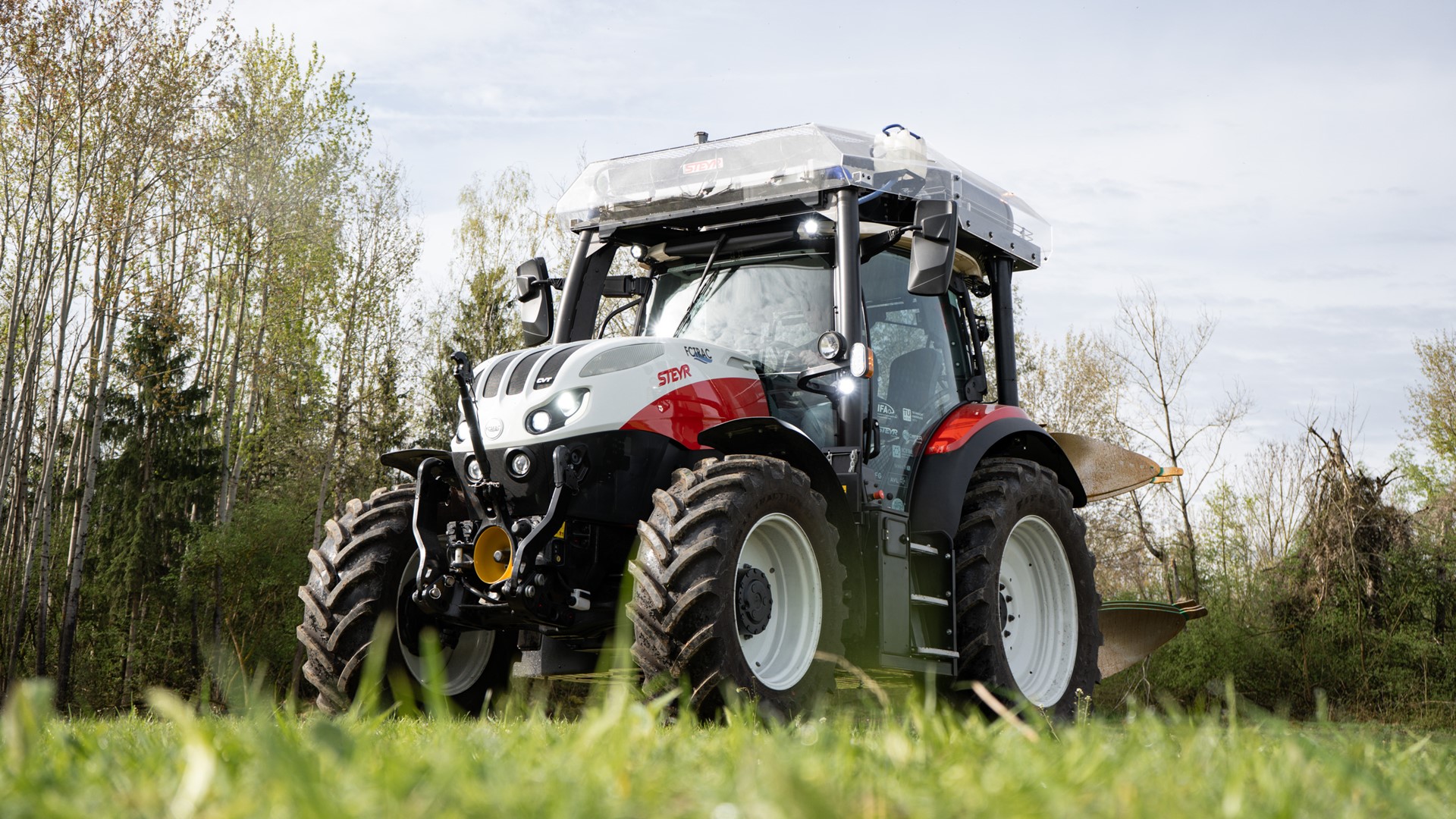 STEYR® AND TU WIEN UNVEIL FCTRAC BIOGENIC HYDROGEN–POWERED TRACTOR PROJECT