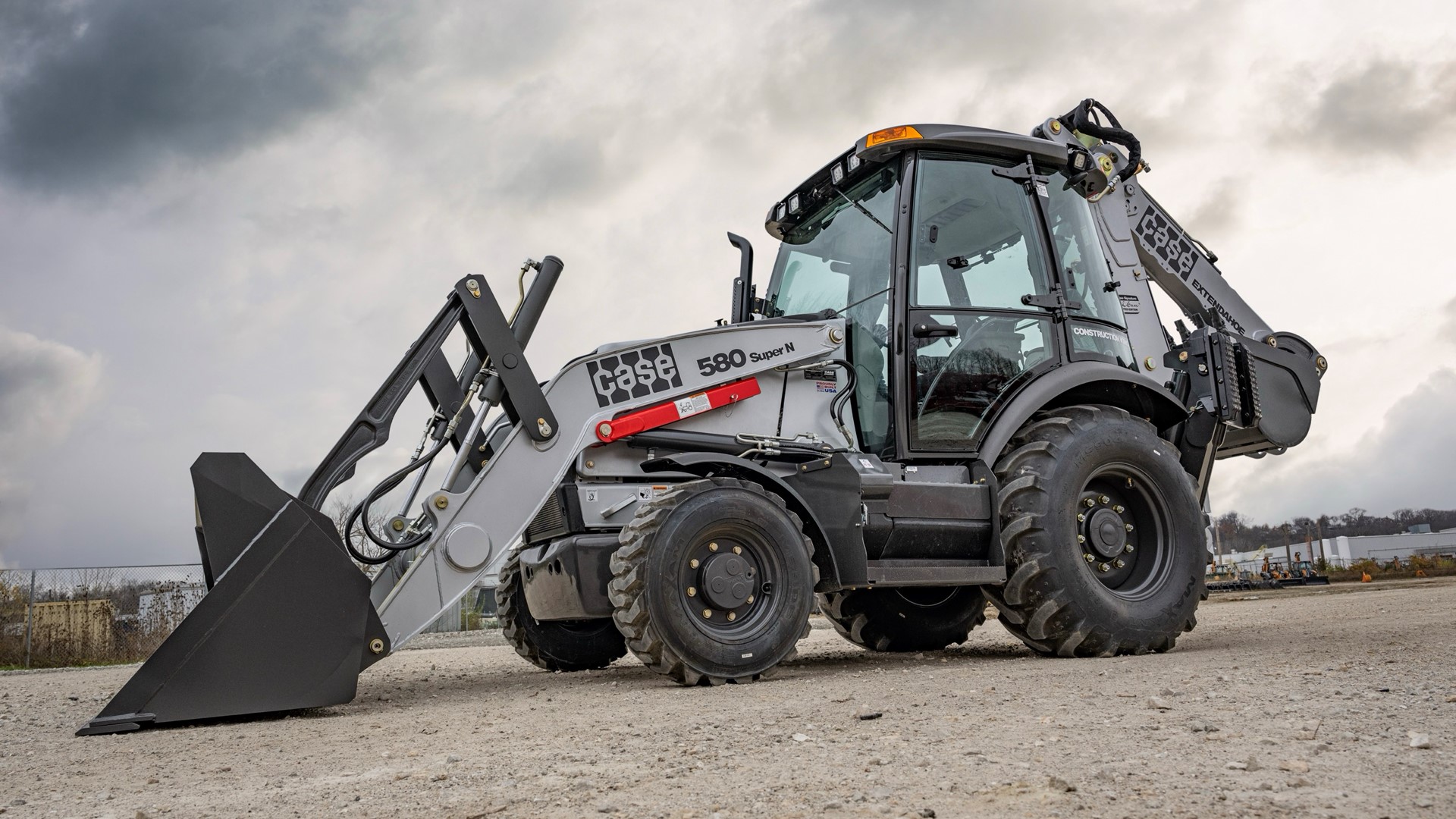 CASE J I Signature Edition 580 Super N Backhoe Loader