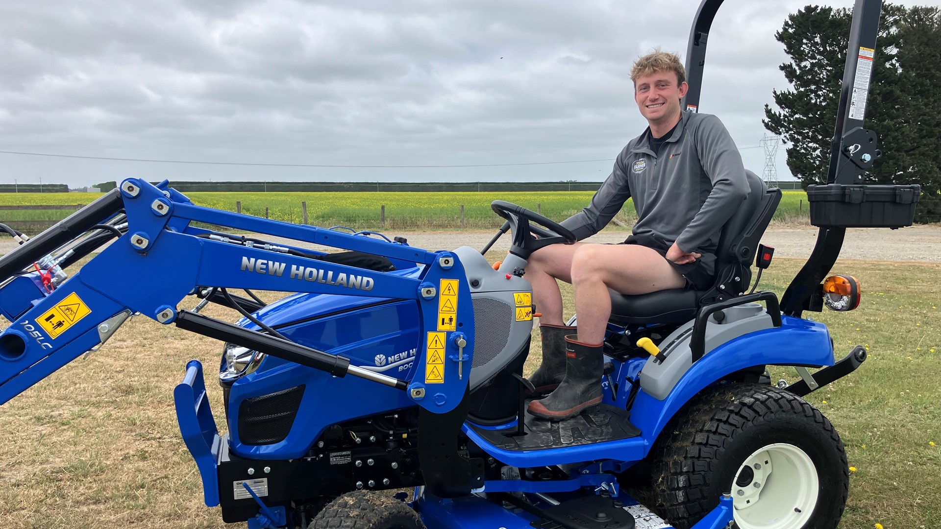 New Holland renews sponsorship of nation s Young Farmer of the Year award and celebrates with presentation of tractor pr