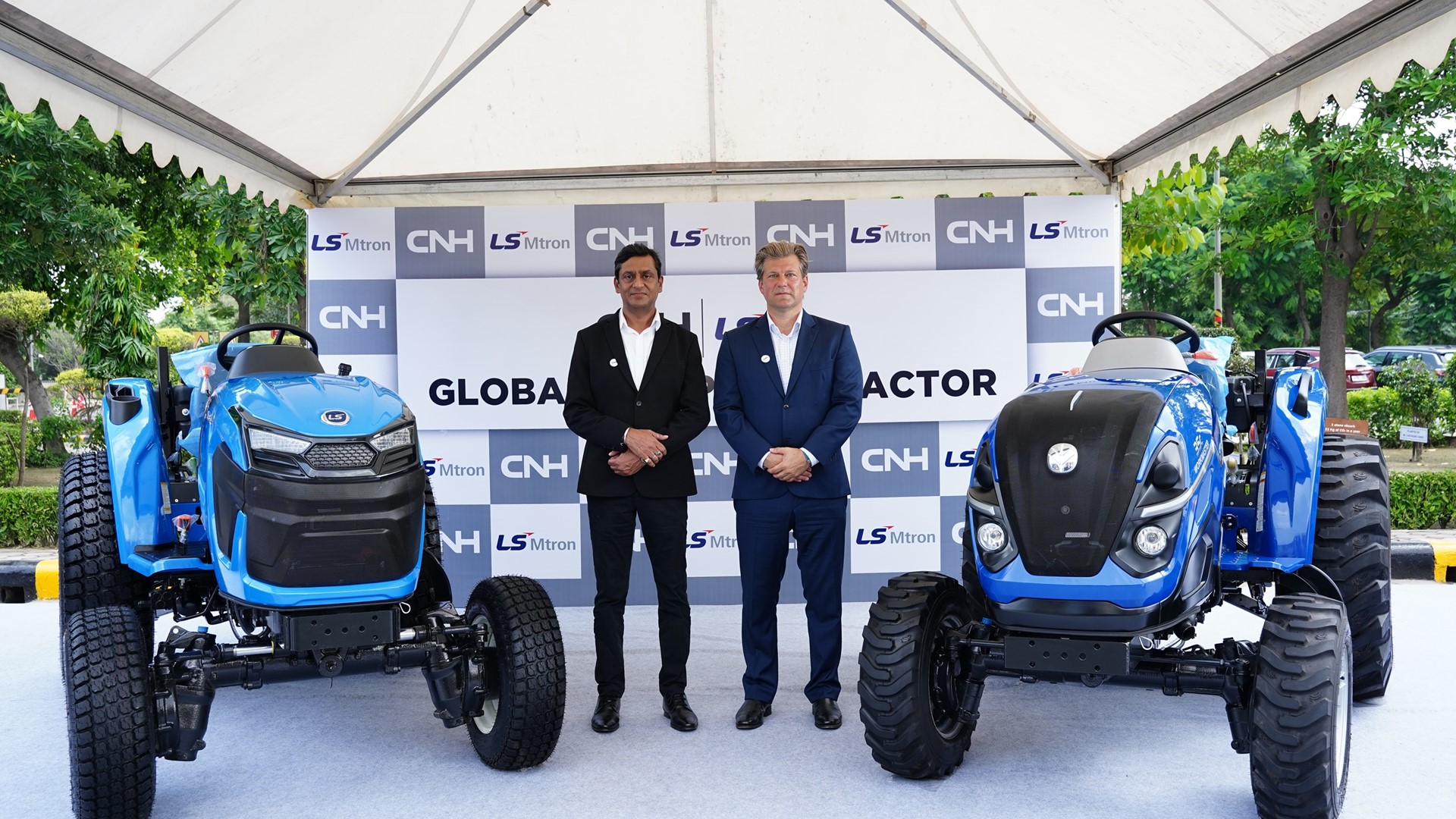 Mr Gerrit Marx CEO CNH and Mr Narinder Mittal President Managing Director CNH India at the preview of the new Co