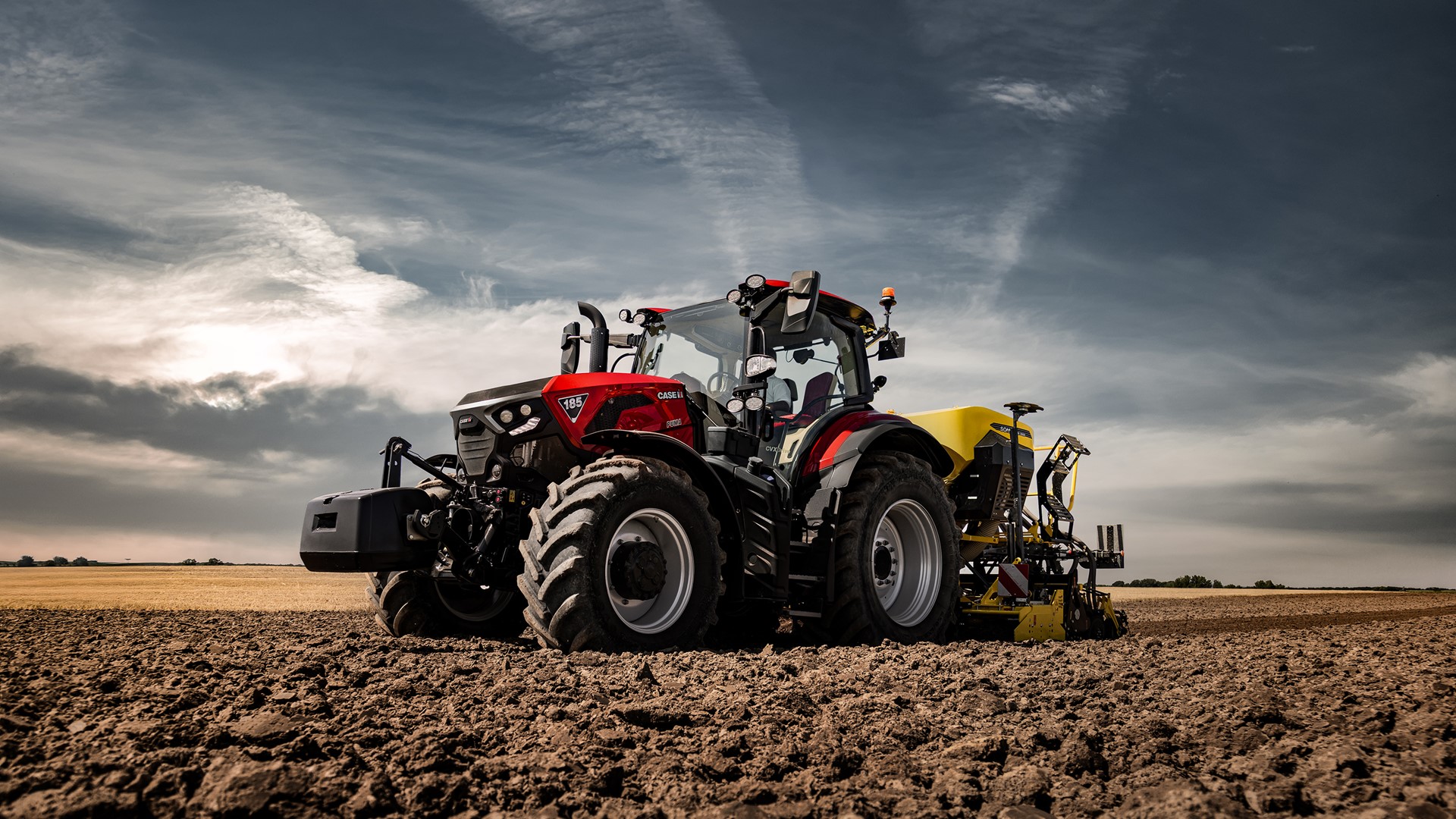 all-new-case-ih-puma-series-tractor--improved-maneuverability-and-elevated-operator-experience
