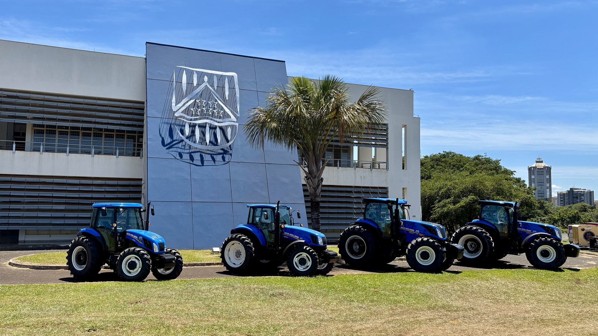 New Holland e Universidade do Agro firmam parceria para impulsionar capacita o e inova o no campo