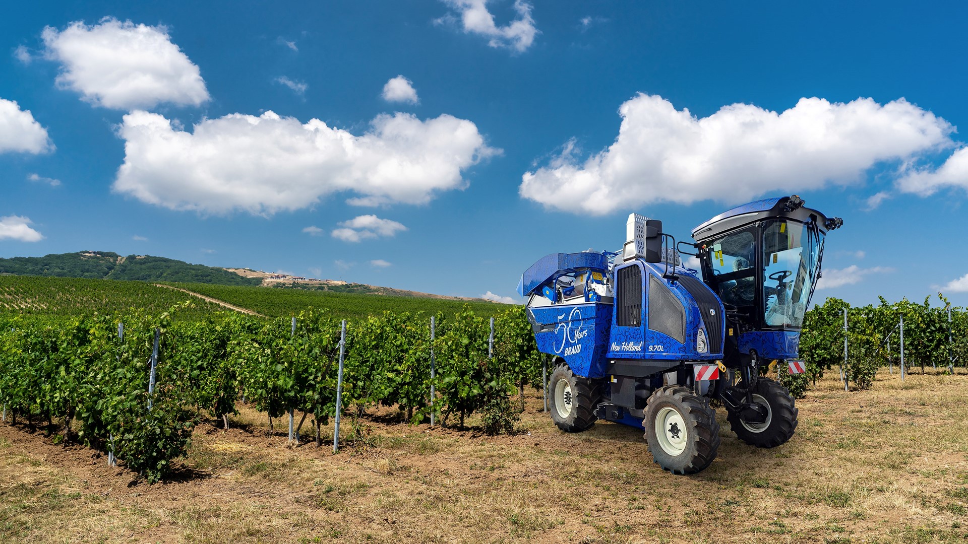 New Holland celebra 50 anos de inova o da linha Braud no SITEVI 2025