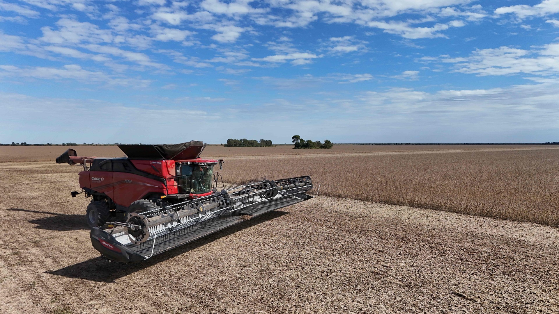la-primera-cosechadora-axial-flow-serie-af10-automation-comercializada-en-argentina-ya-trabaja-en-el