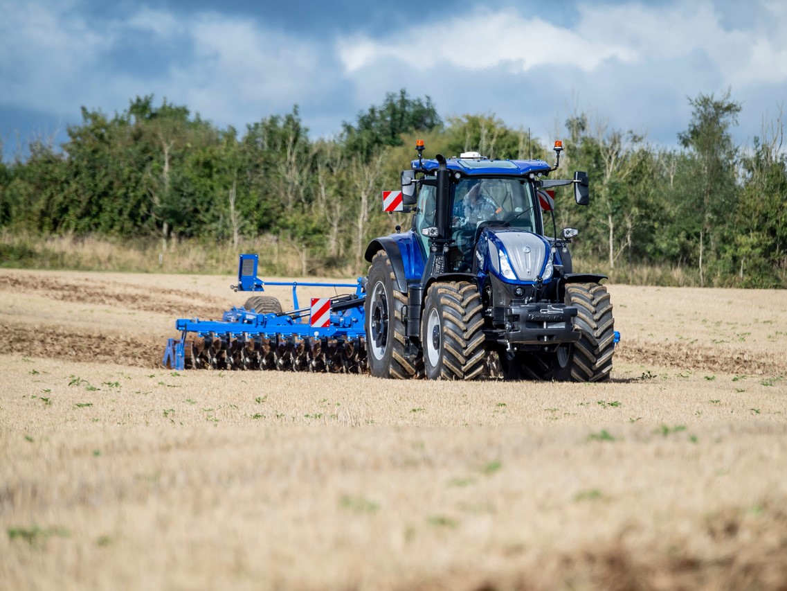 New Holland T7 Long Wheelbase with Power Command