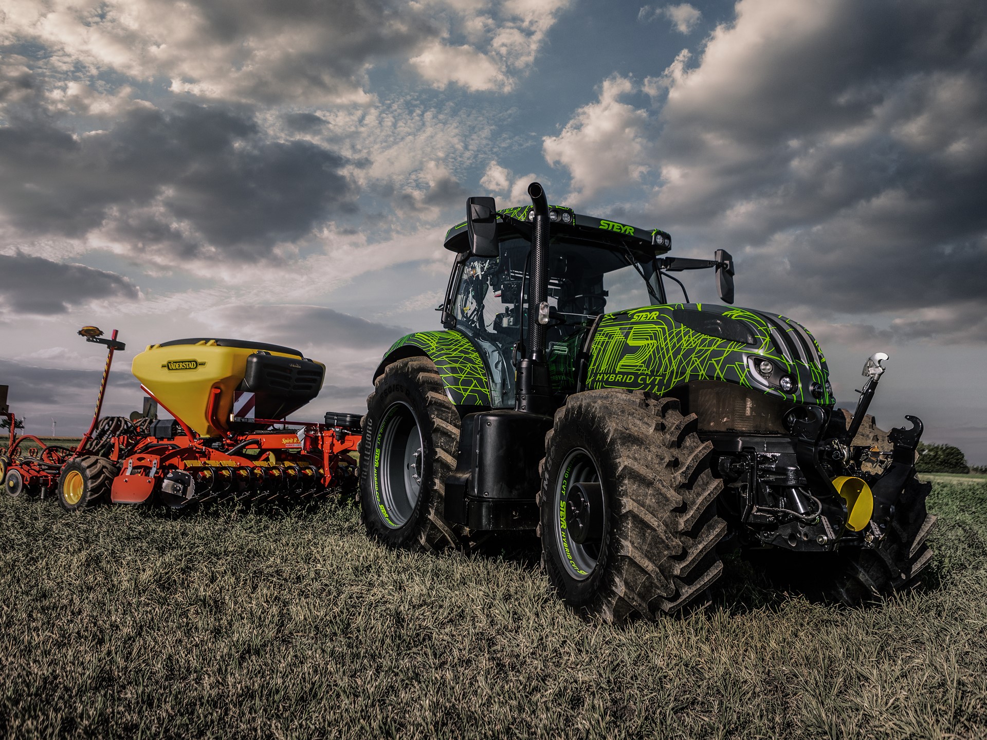 steyr hybrid cvt on the field