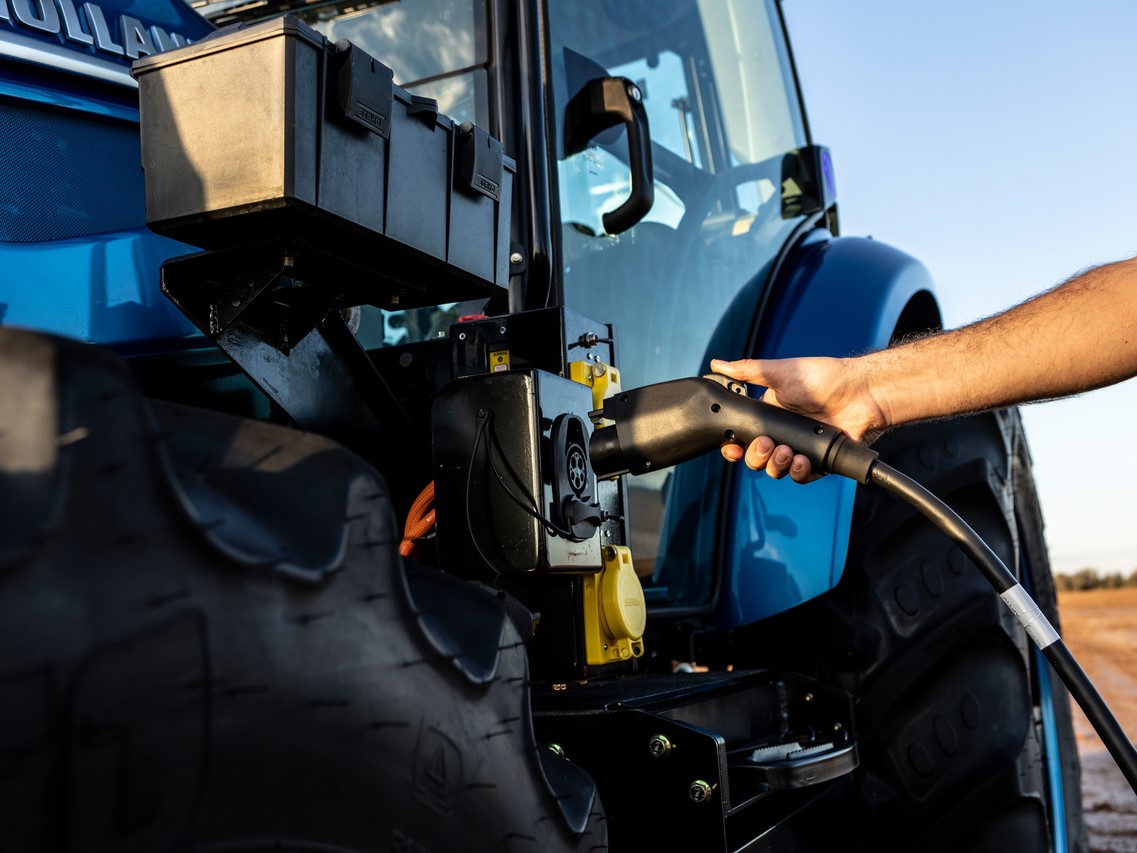 New Holland T4 Electric Power