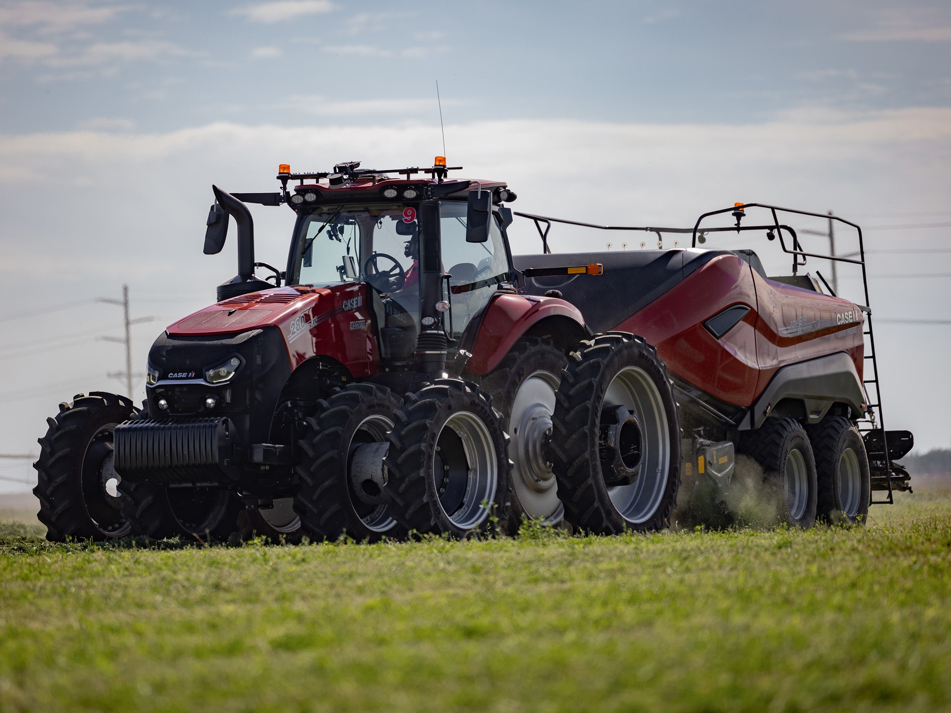 CASE IH Magnum 280 and LB 436 HD