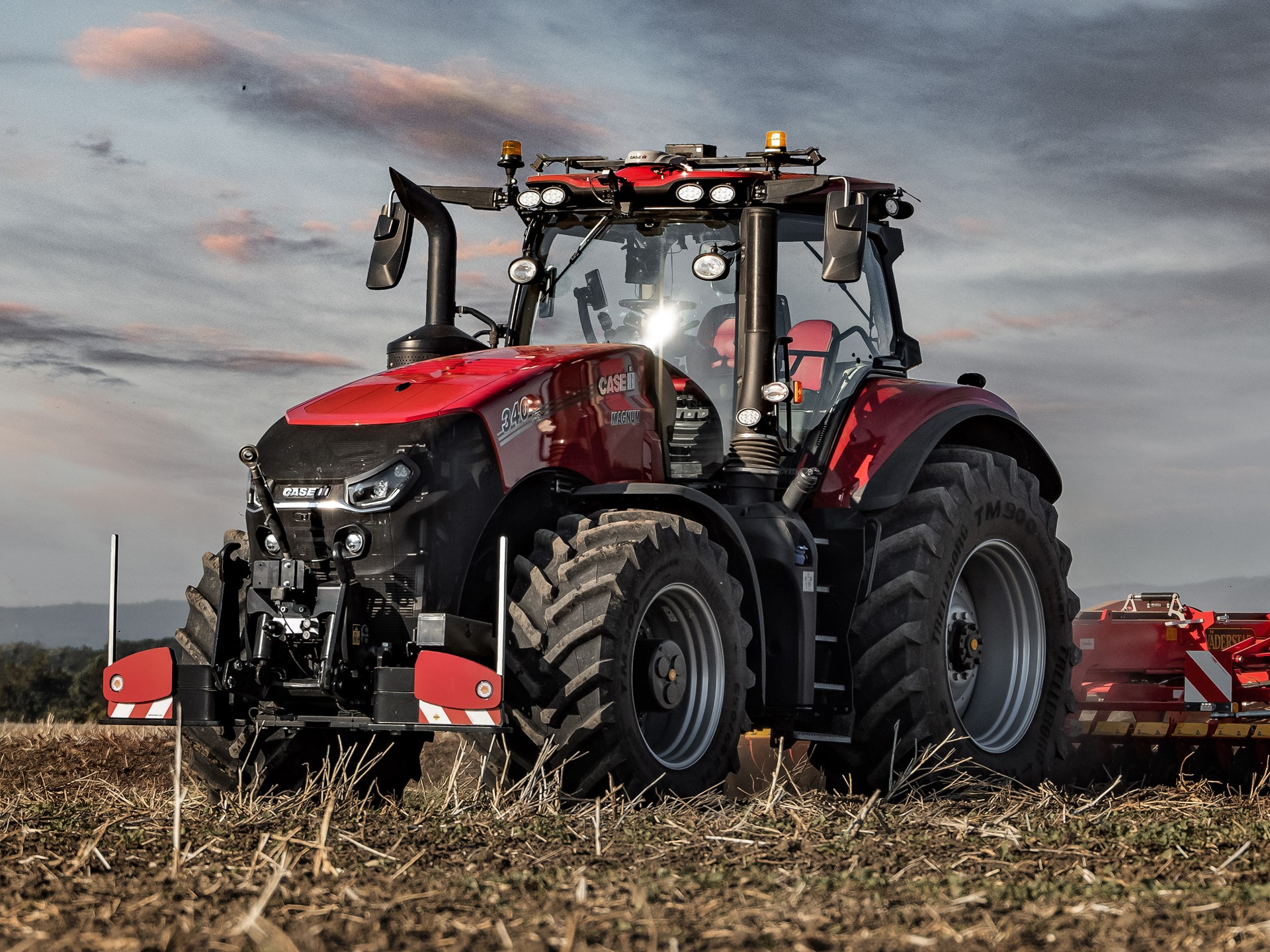 CASE IH AUTONOMOUS TRACTOR ON THE FIELD
