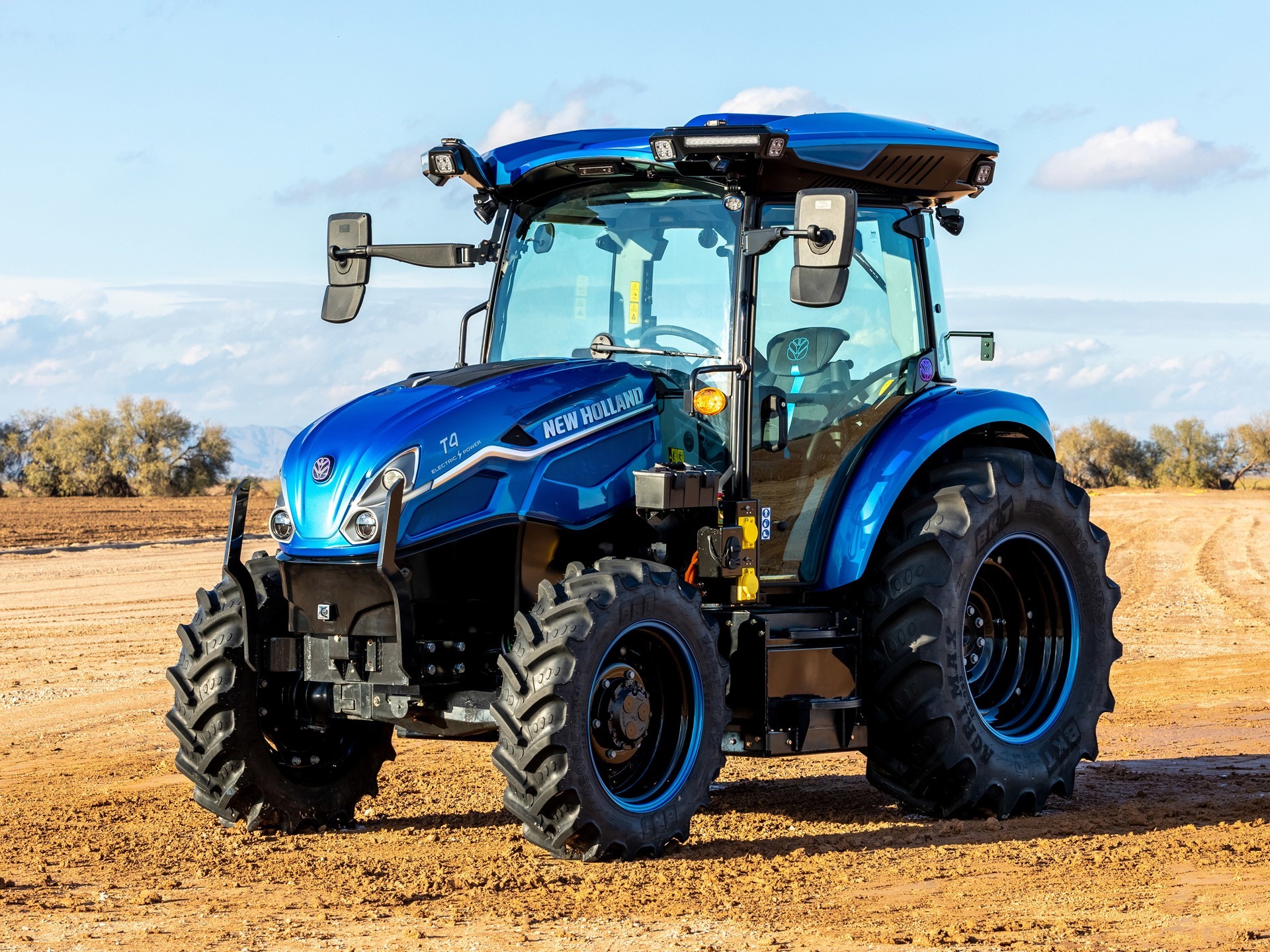 Good Design Award 2023 New Holland gana con la cosechadora CR11 y con el tractor el ctrico T4