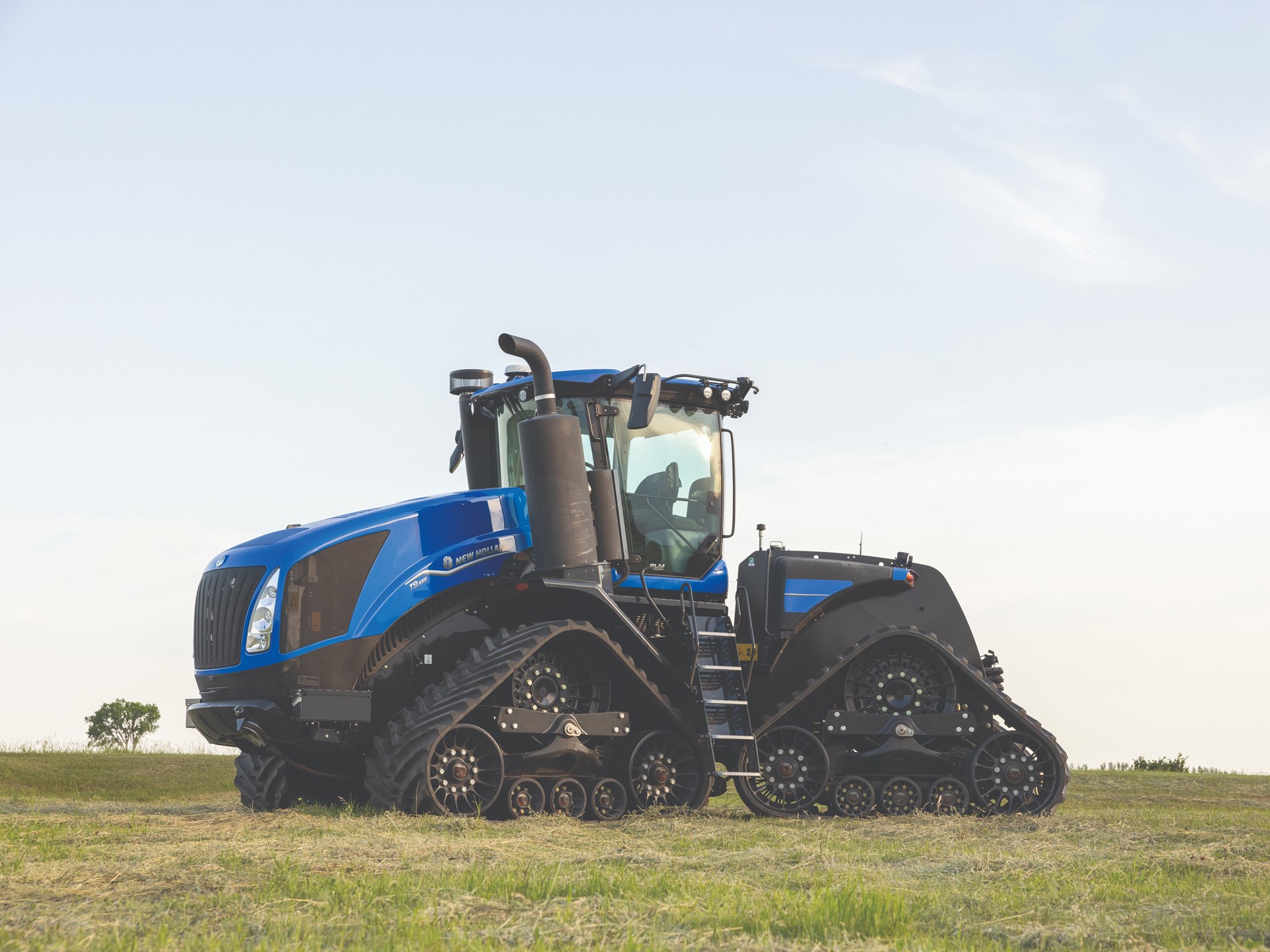 New Holland T9 SmartTrax with PLM Intelligence