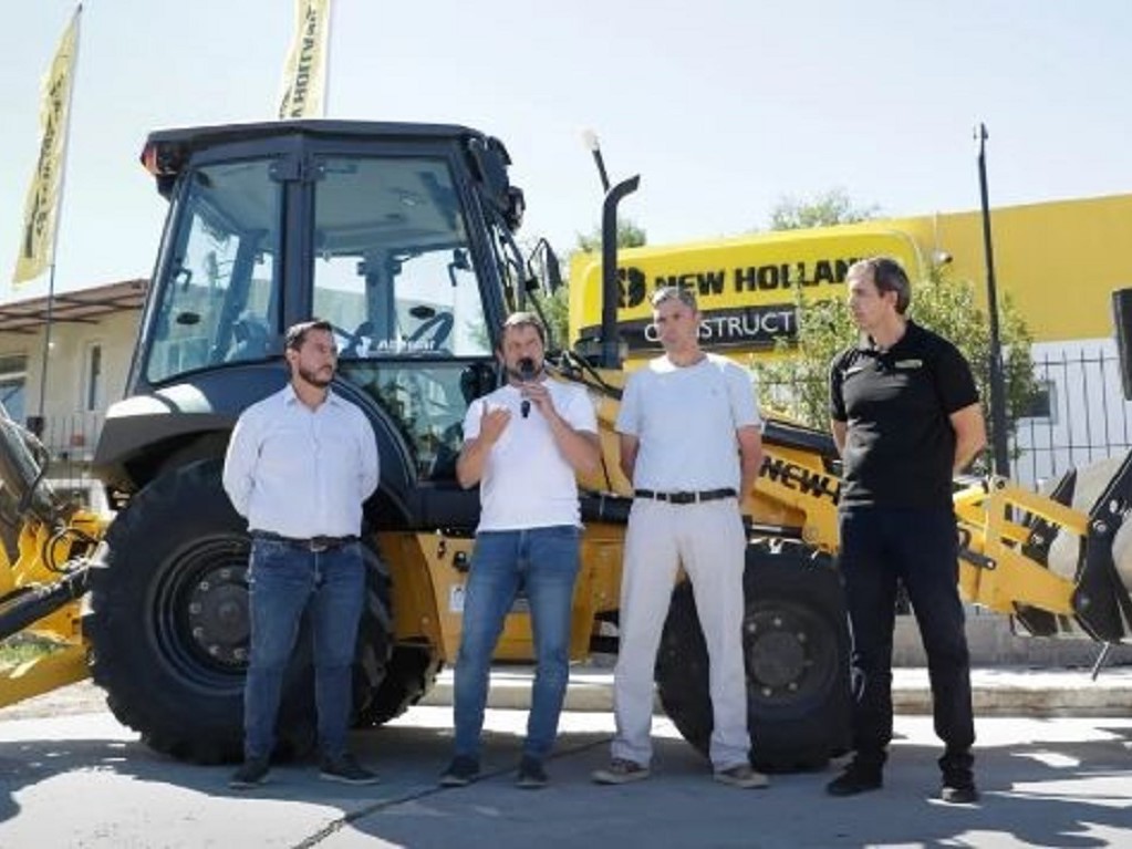 New Holland presenta en Expoagro lo ltimo en inteligencia artificial y producci n nacional