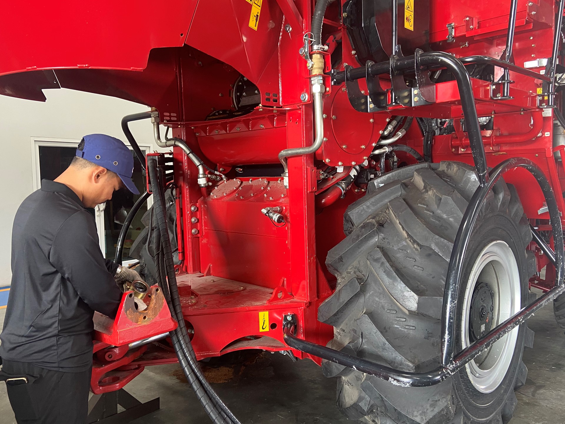 Pakdee College and Case IH pioneer a dual programme for harvester machinery training in Thailand