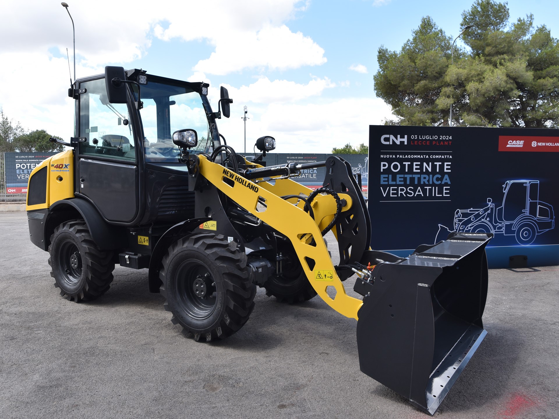 New Holland W40X
