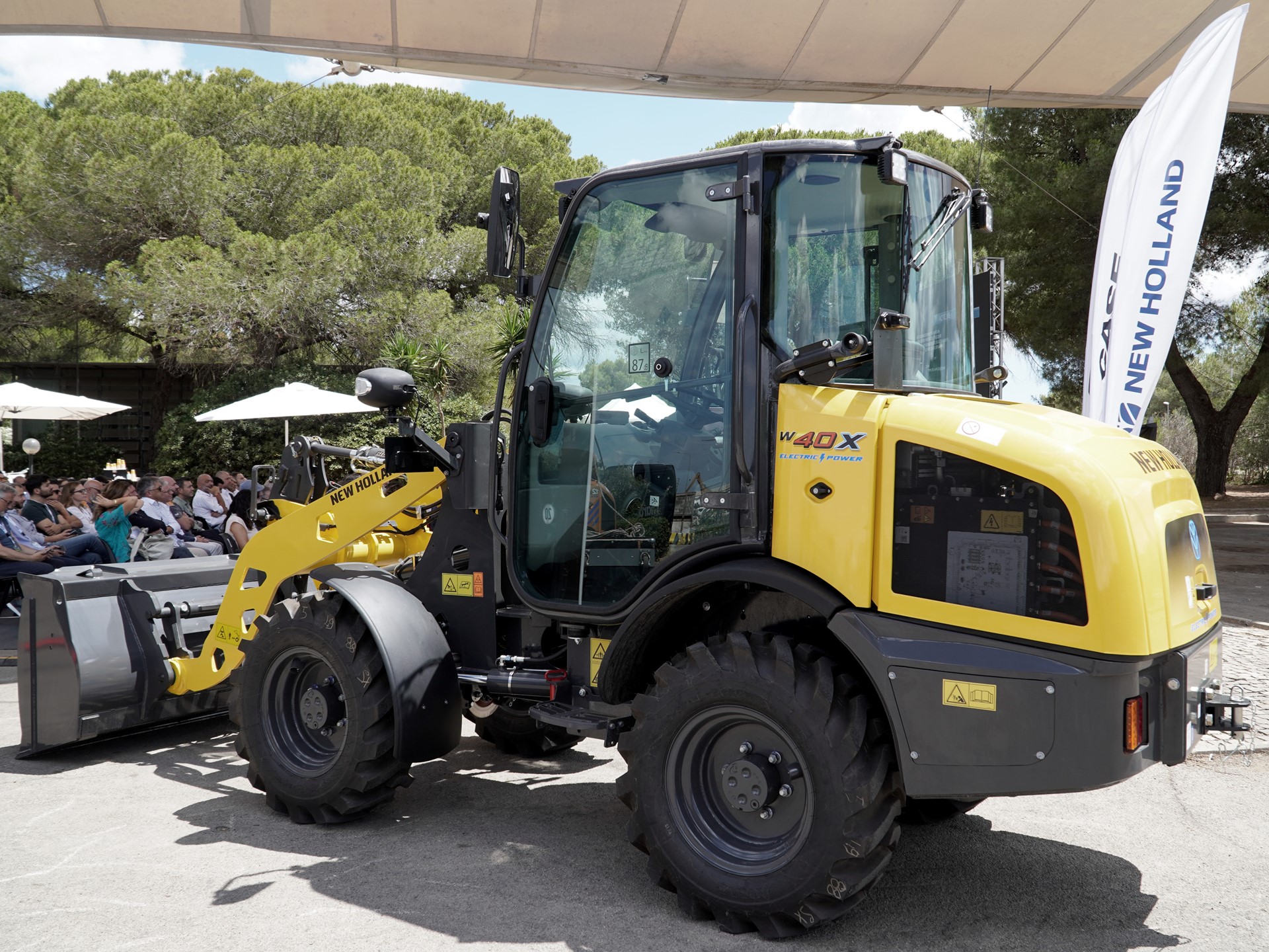 New Holland W40X