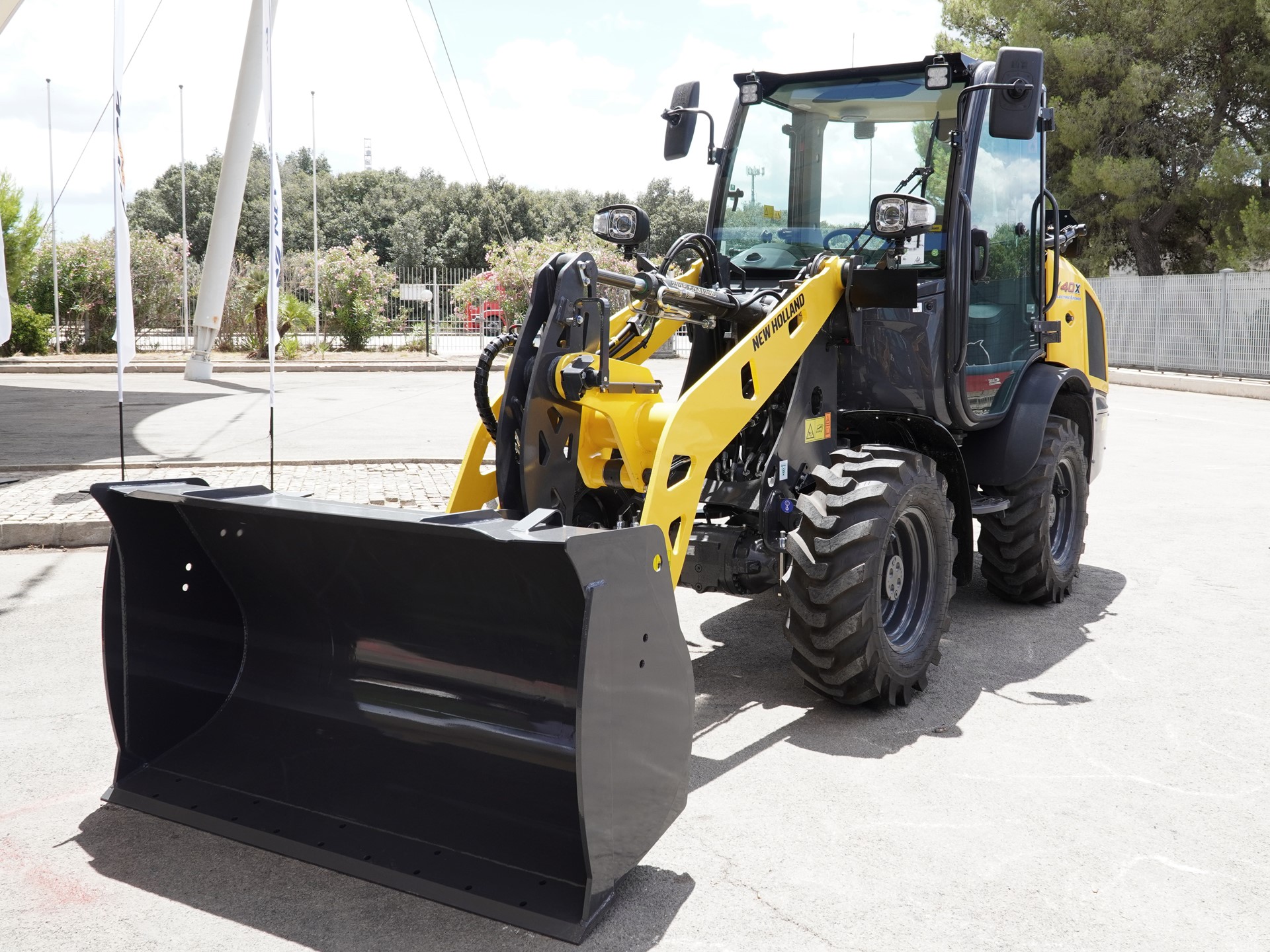 New Holland W40X