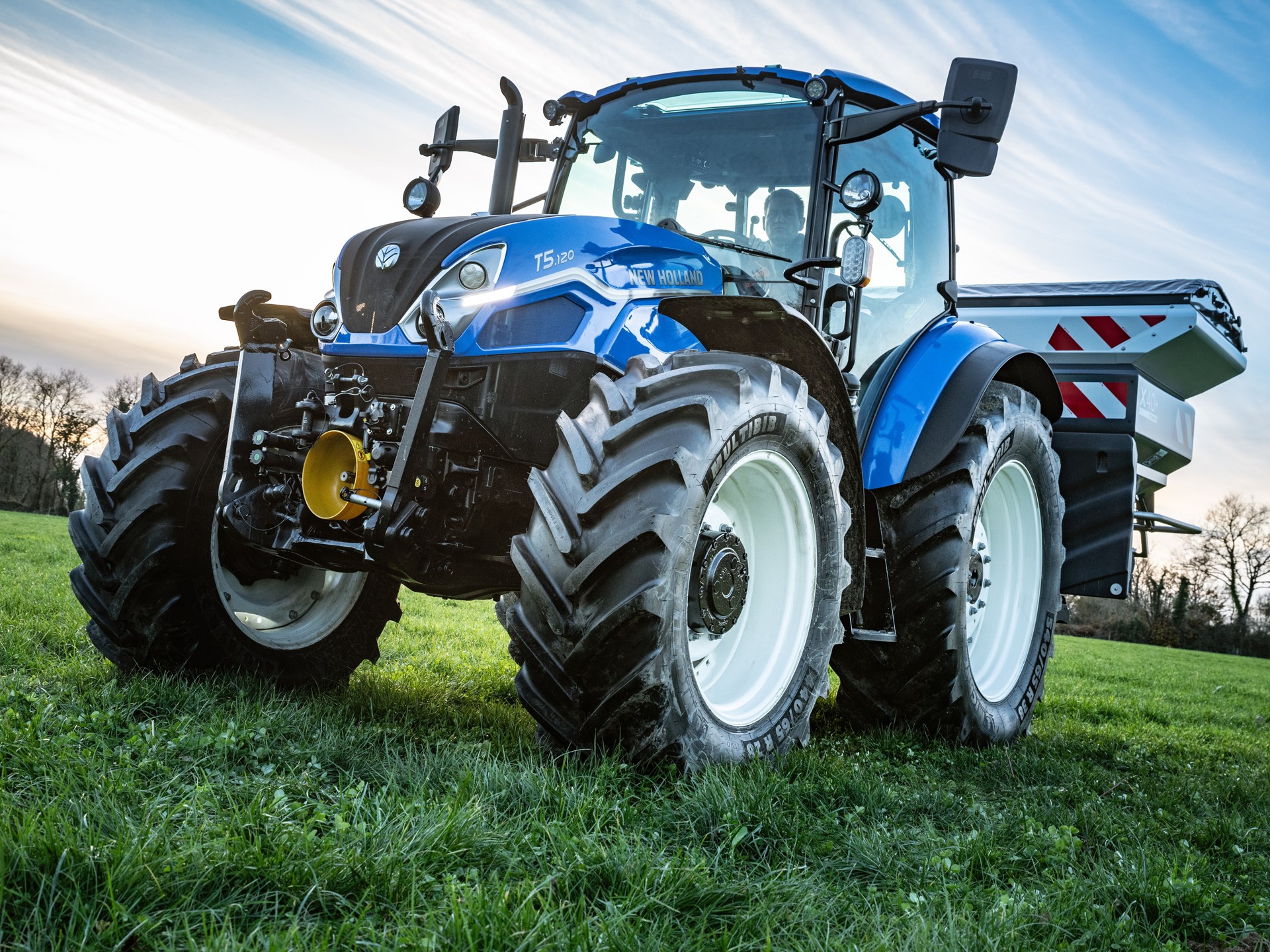 New Holland T5 Dual Command