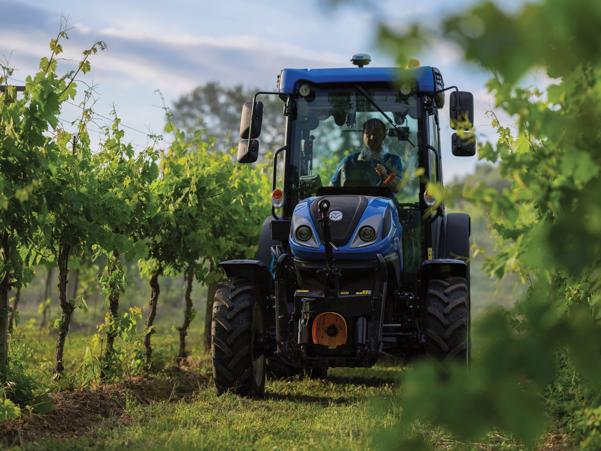 New Holland Updating T4F T4V and T4F S Specialty Tractors for Model Year 2026