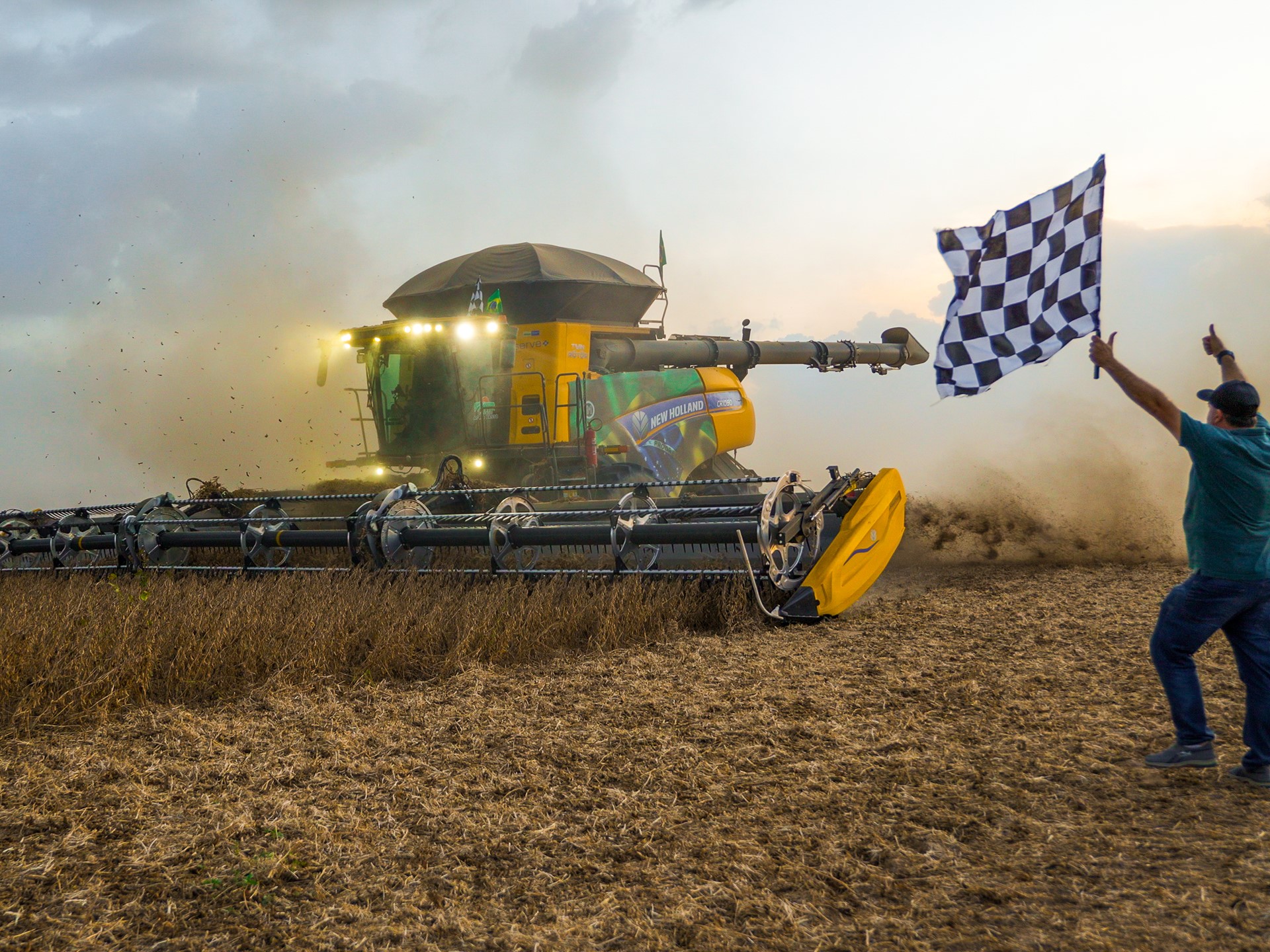 Agricultor do oeste da Bahia bate recorde de colheita de soja no Brasil