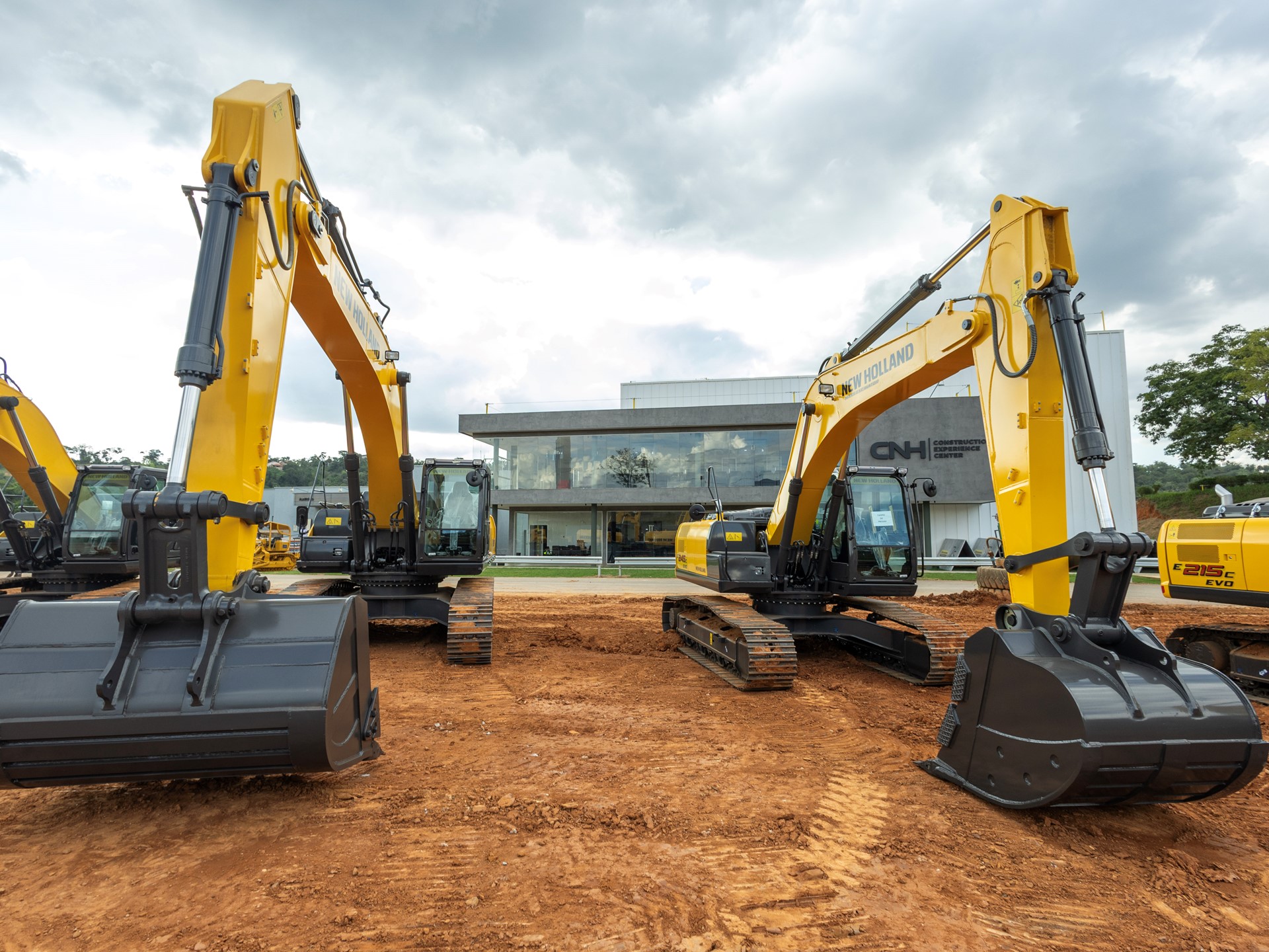 New Holland Construction Centro de Experi ncia do Cliente