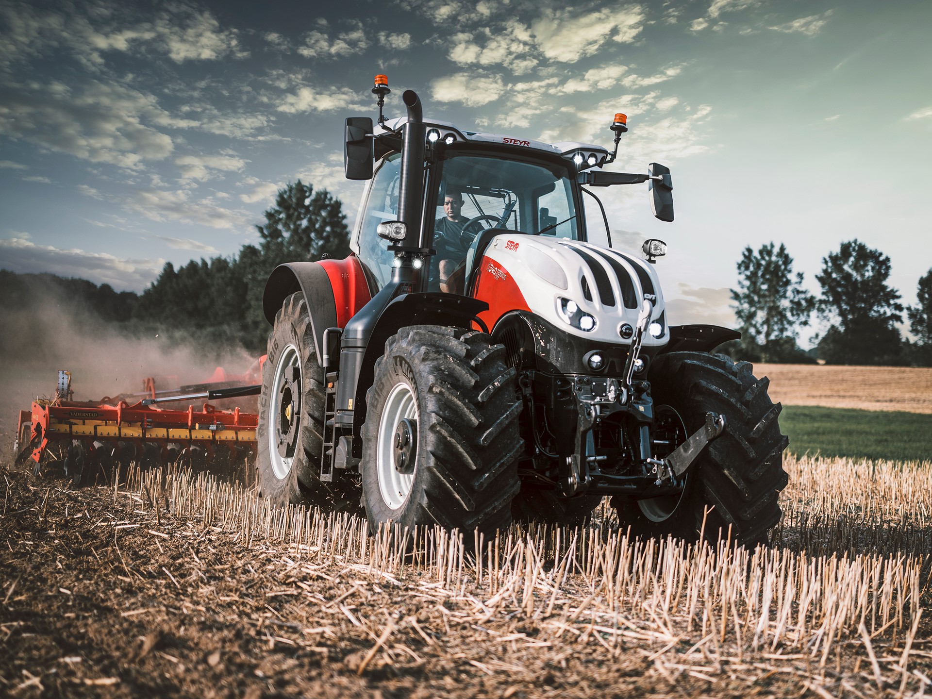 STEYR TERRUS CVT TRACTORS GAIN MORE FEATURES