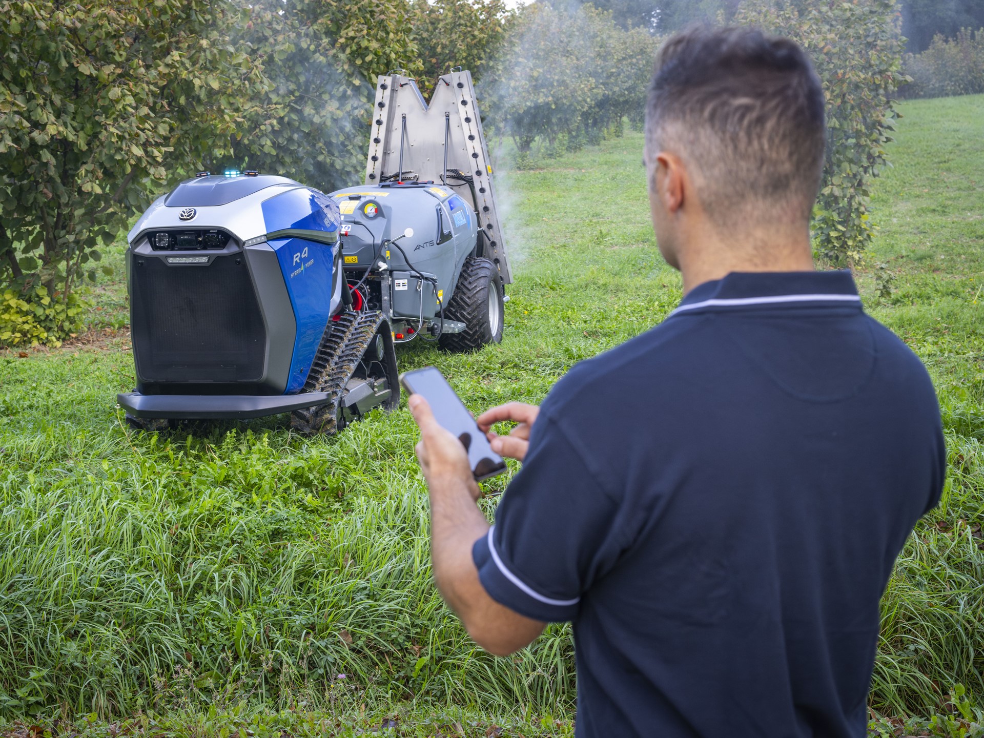 New Holland R4 Robot